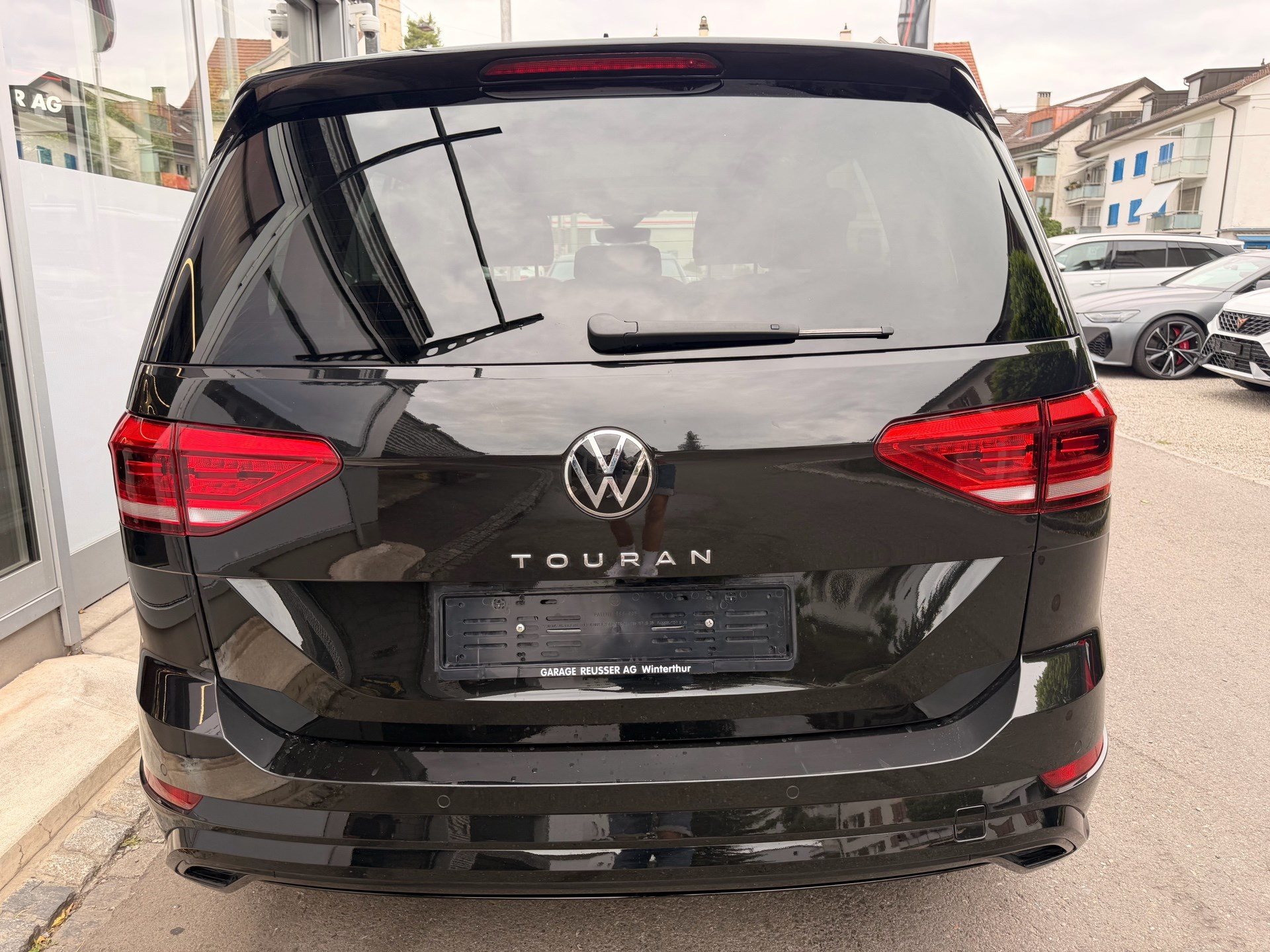 VW Touran 1.5 TSI Highline R-LINE *** TOP AUSSTATTUNG ***-image-4