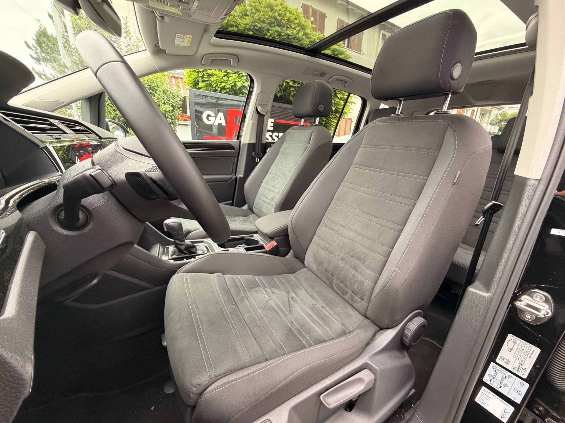 VW Touran 1.5 TSI Highline R-LINE *** TOP AUSSTATTUNG ***-image-7