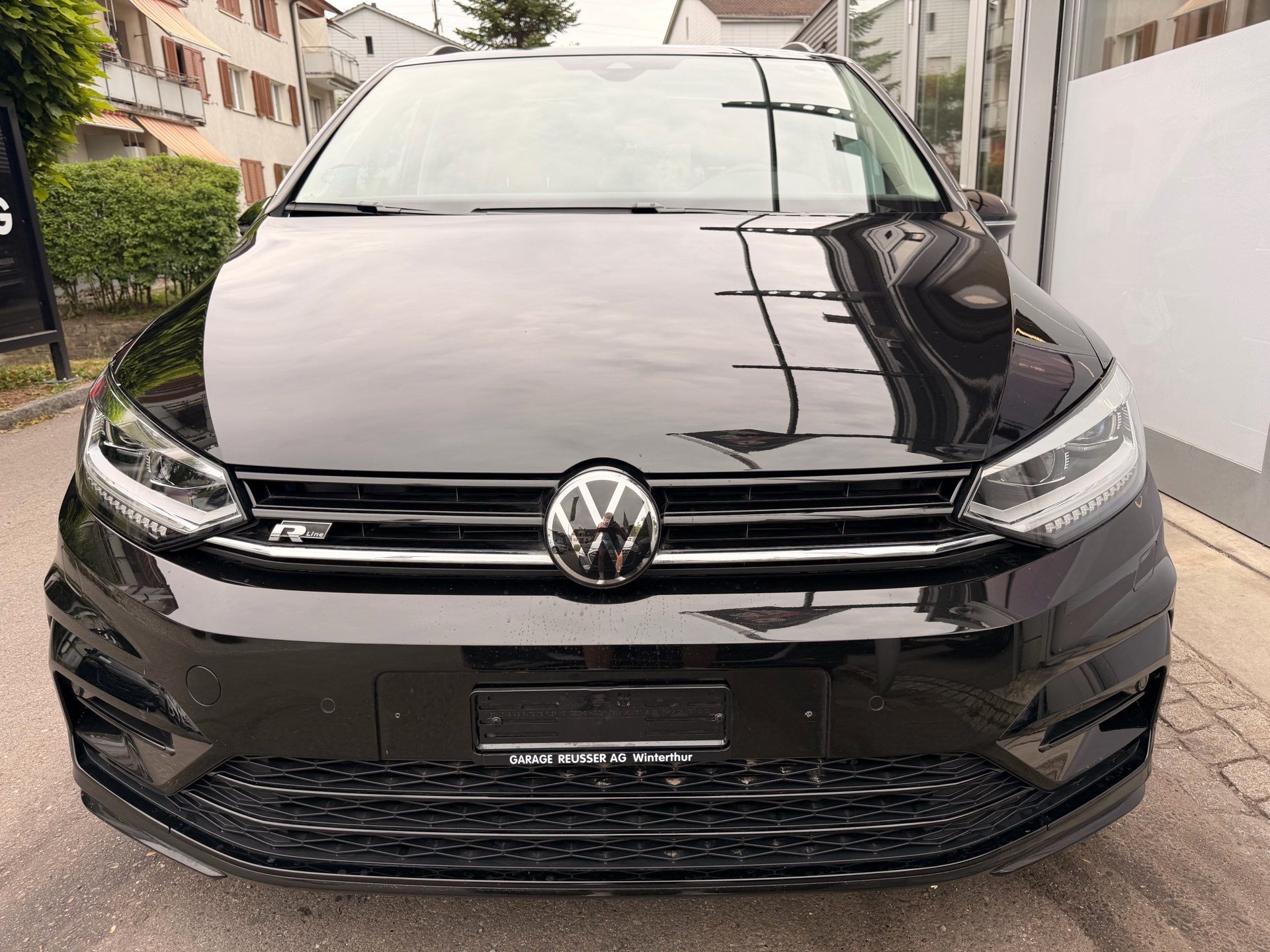 VW Touran 1.5 TSI Highline R-LINE *** TOP AUSSTATTUNG ***-image-1