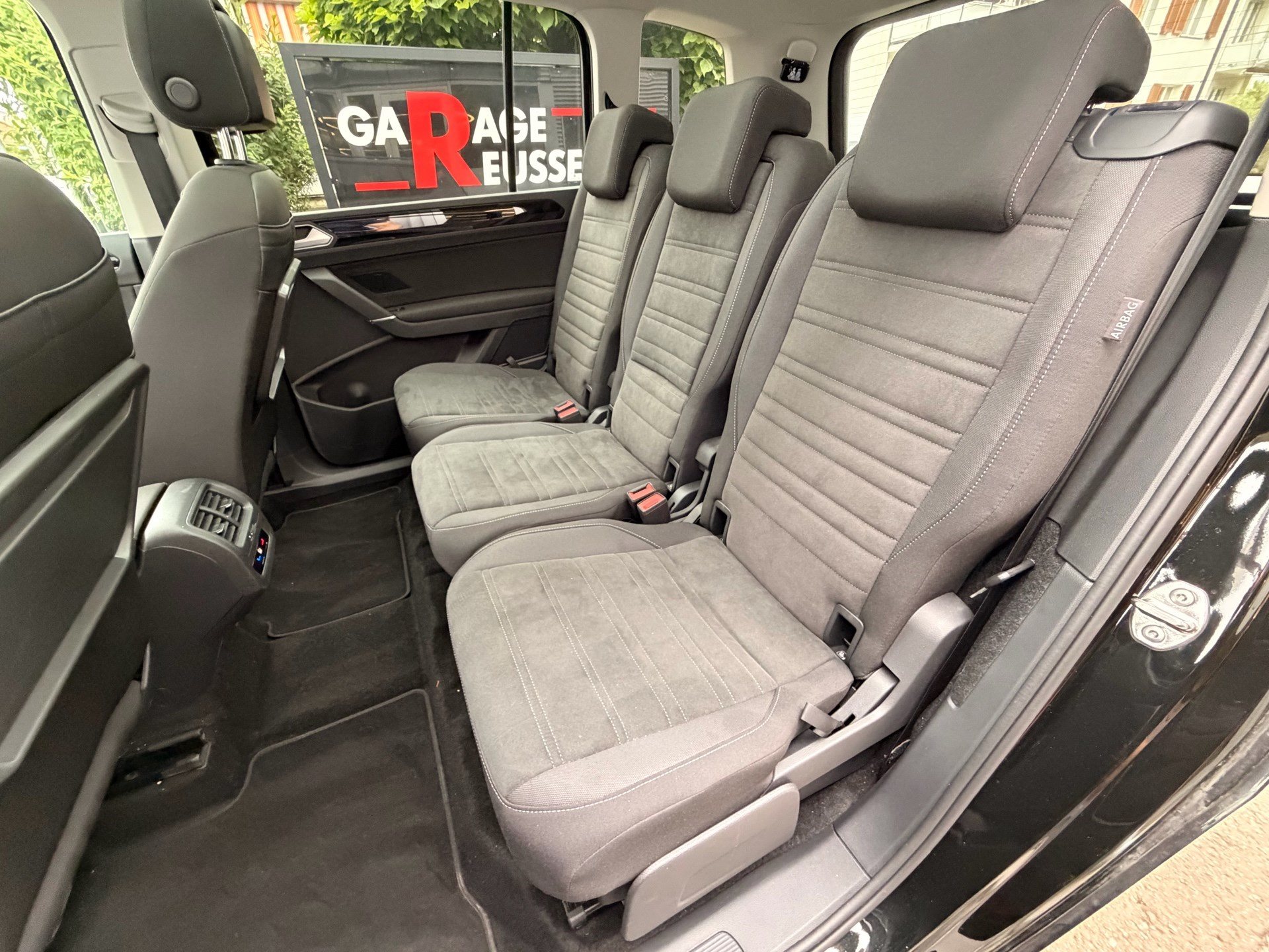 VW Touran 1.5 TSI Highline R-LINE *** TOP AUSSTATTUNG ***-image-26