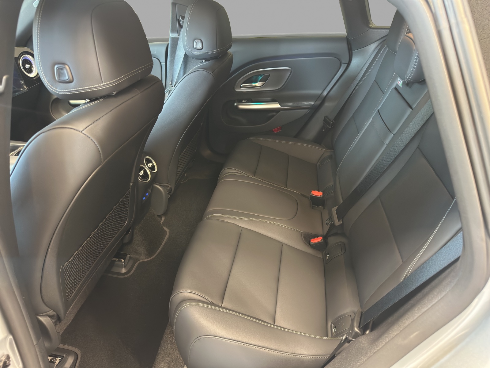 MERCEDES-BENZ CLA Shooting Brake 350 4Matic 85 kWh EQ-image-11