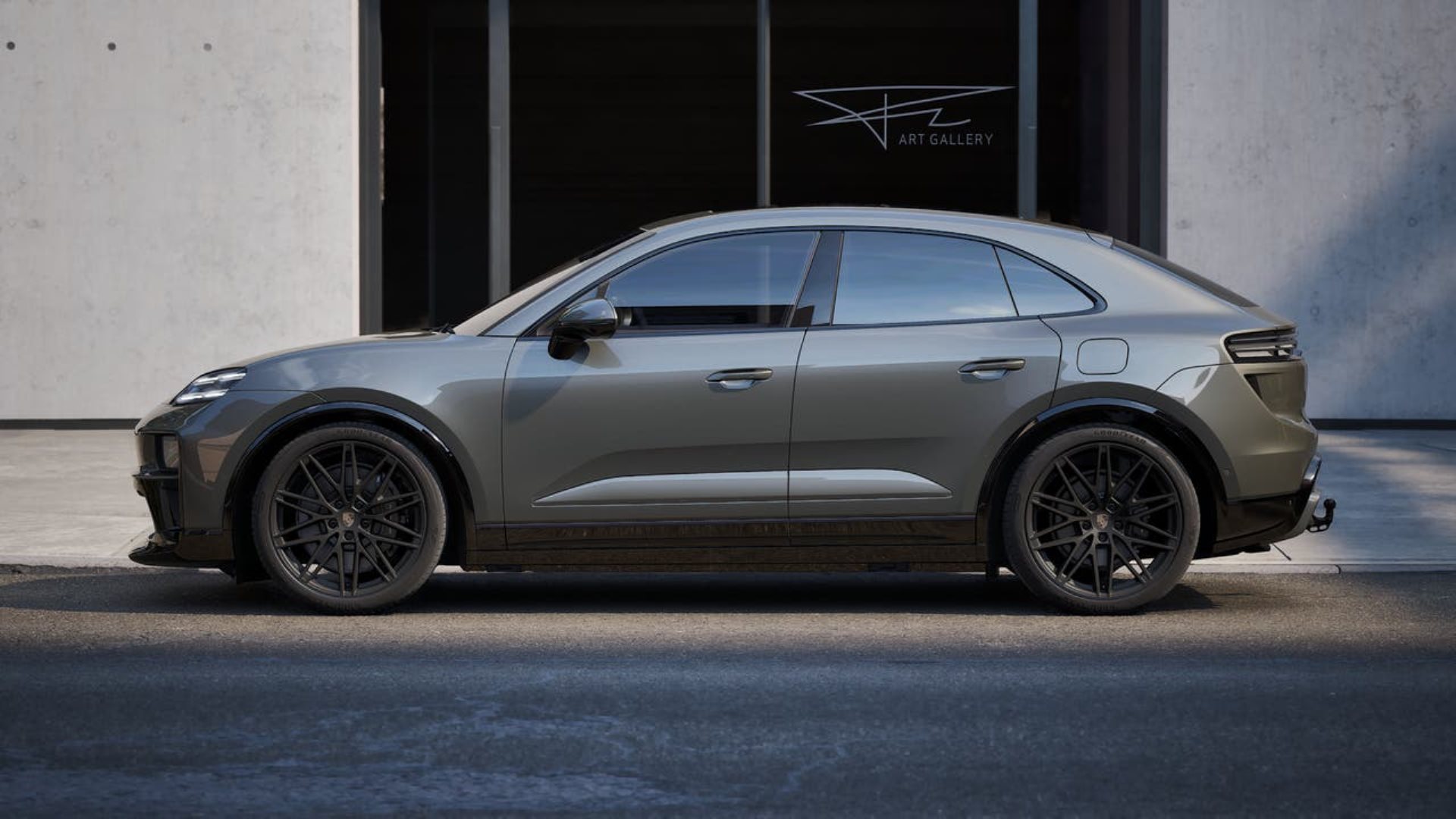 PORSCHE Macan Turbo-image-1