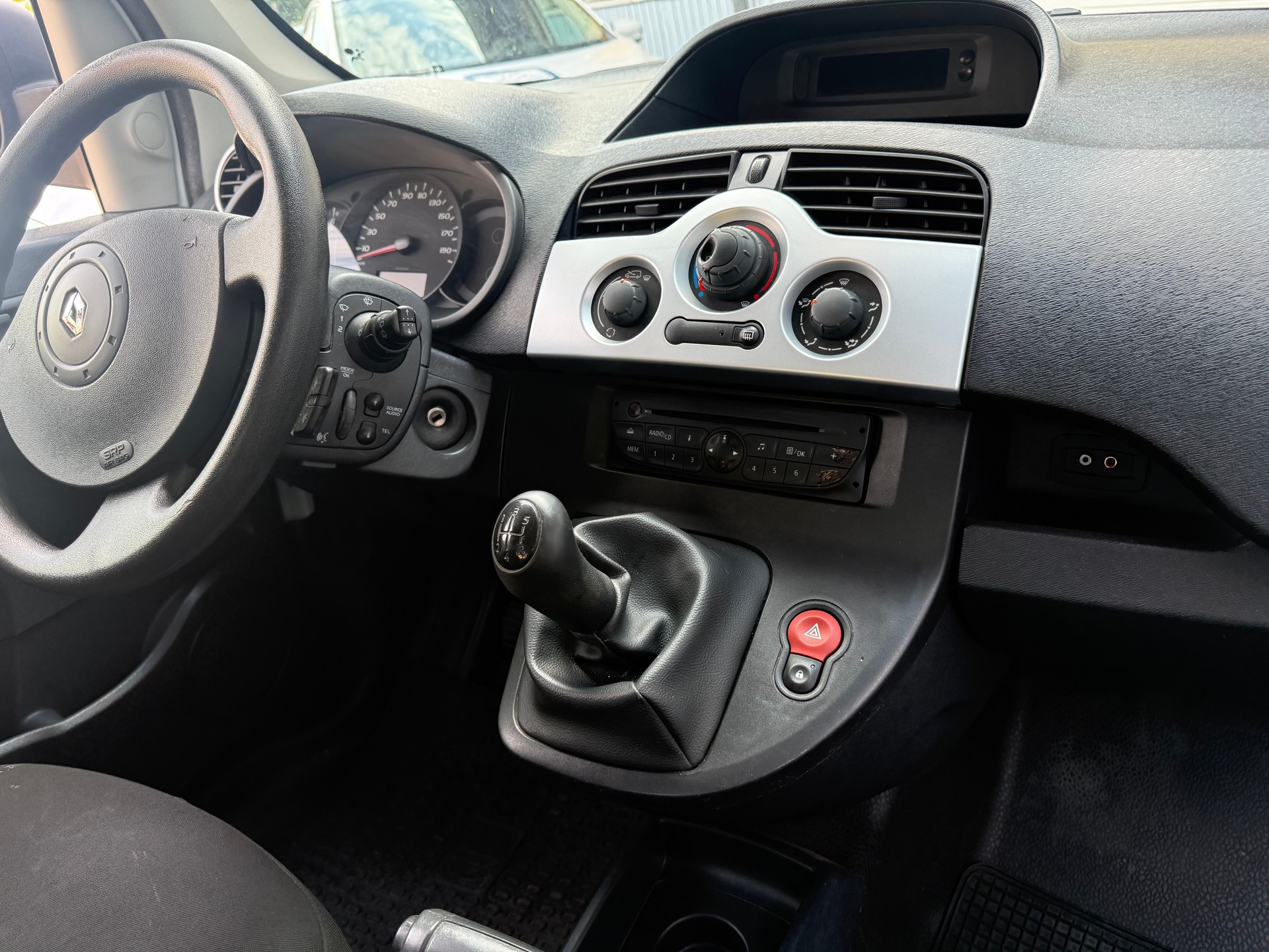 RENAULT Kangoo 1.6 105 Business-image-14