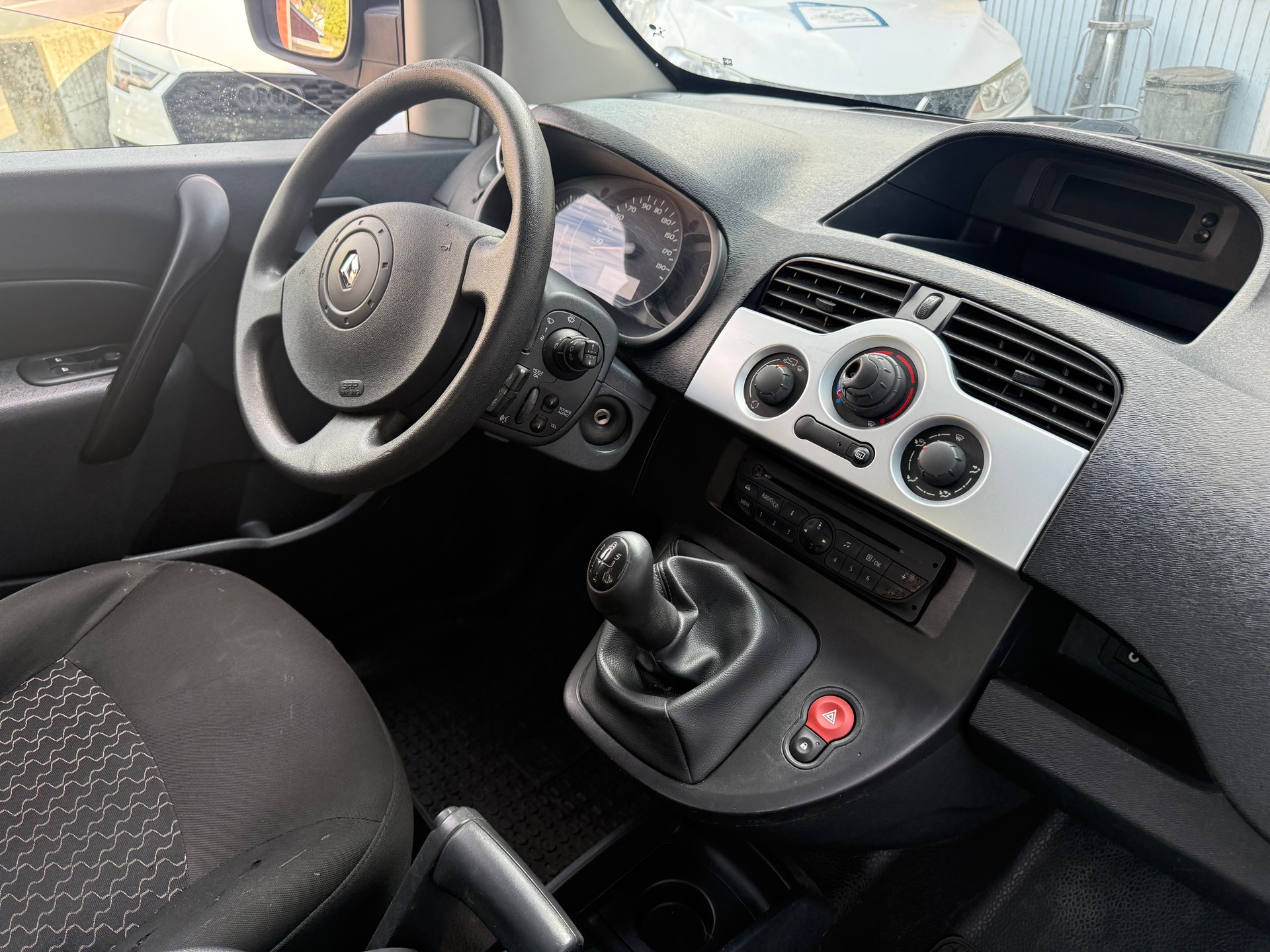 RENAULT Kangoo 1.6 105 Business-image-13