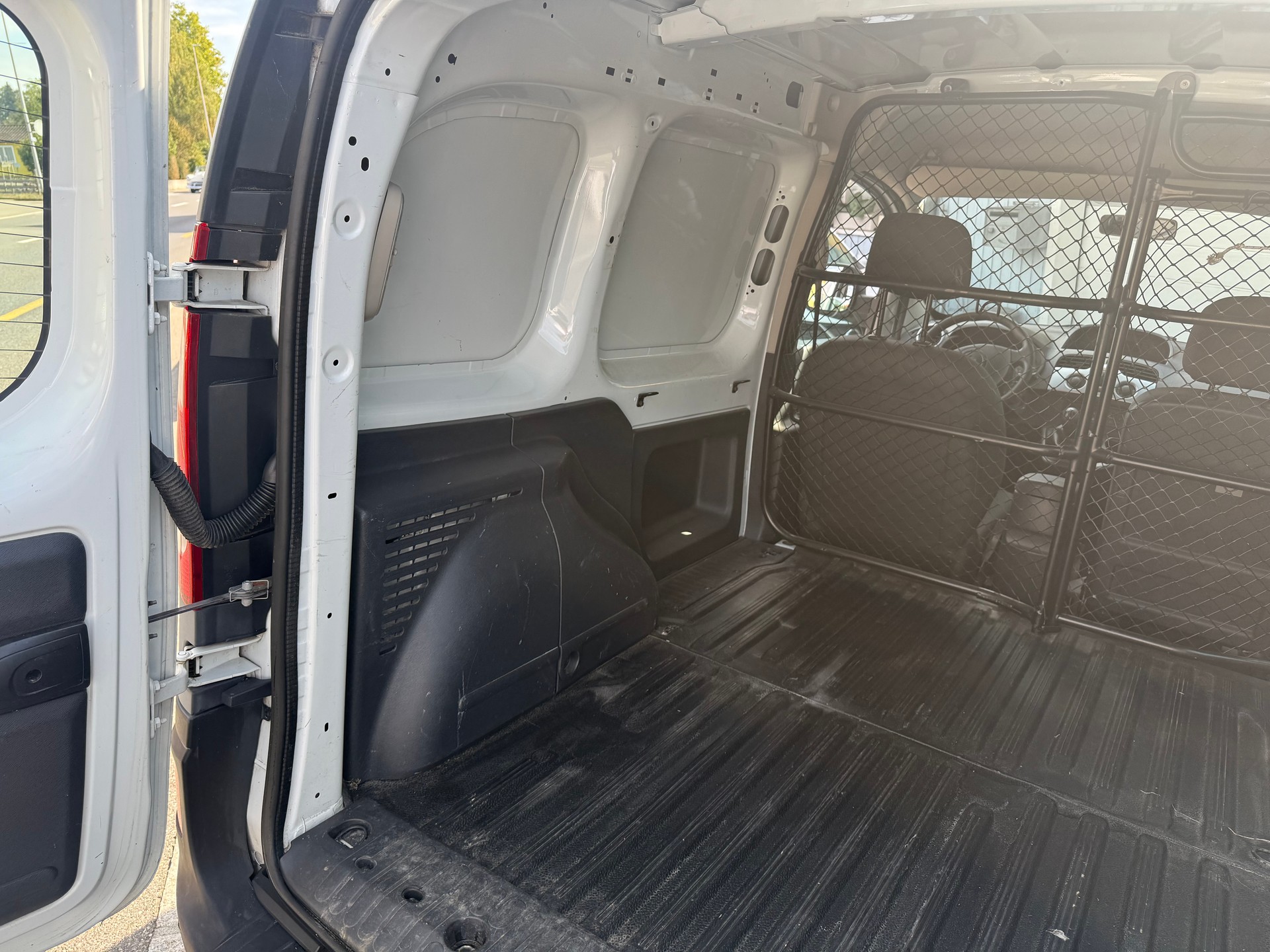 RENAULT Kangoo 1.6 105 Business-image-7