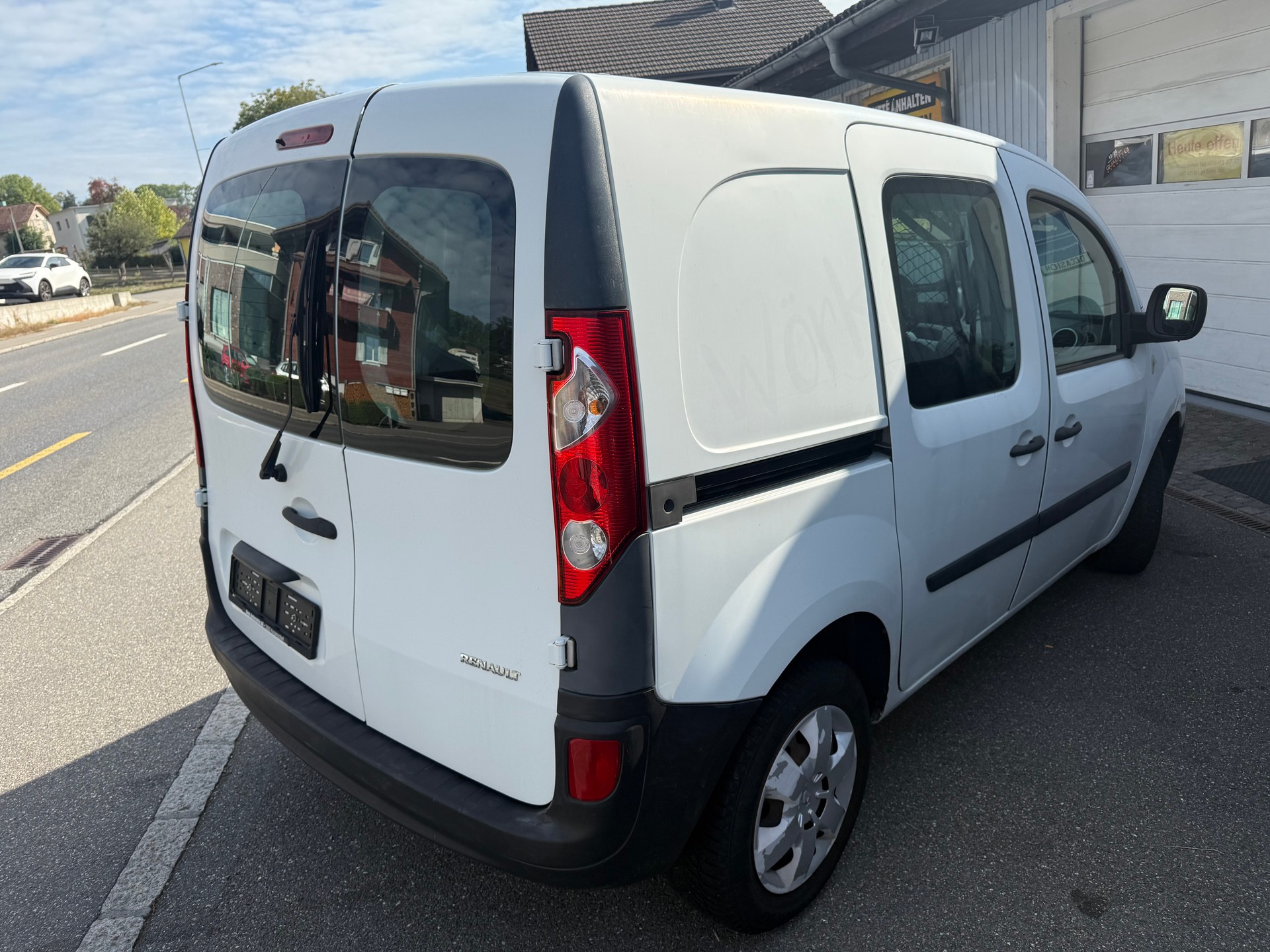 RENAULT Kangoo 1.6 105 Business-image-3