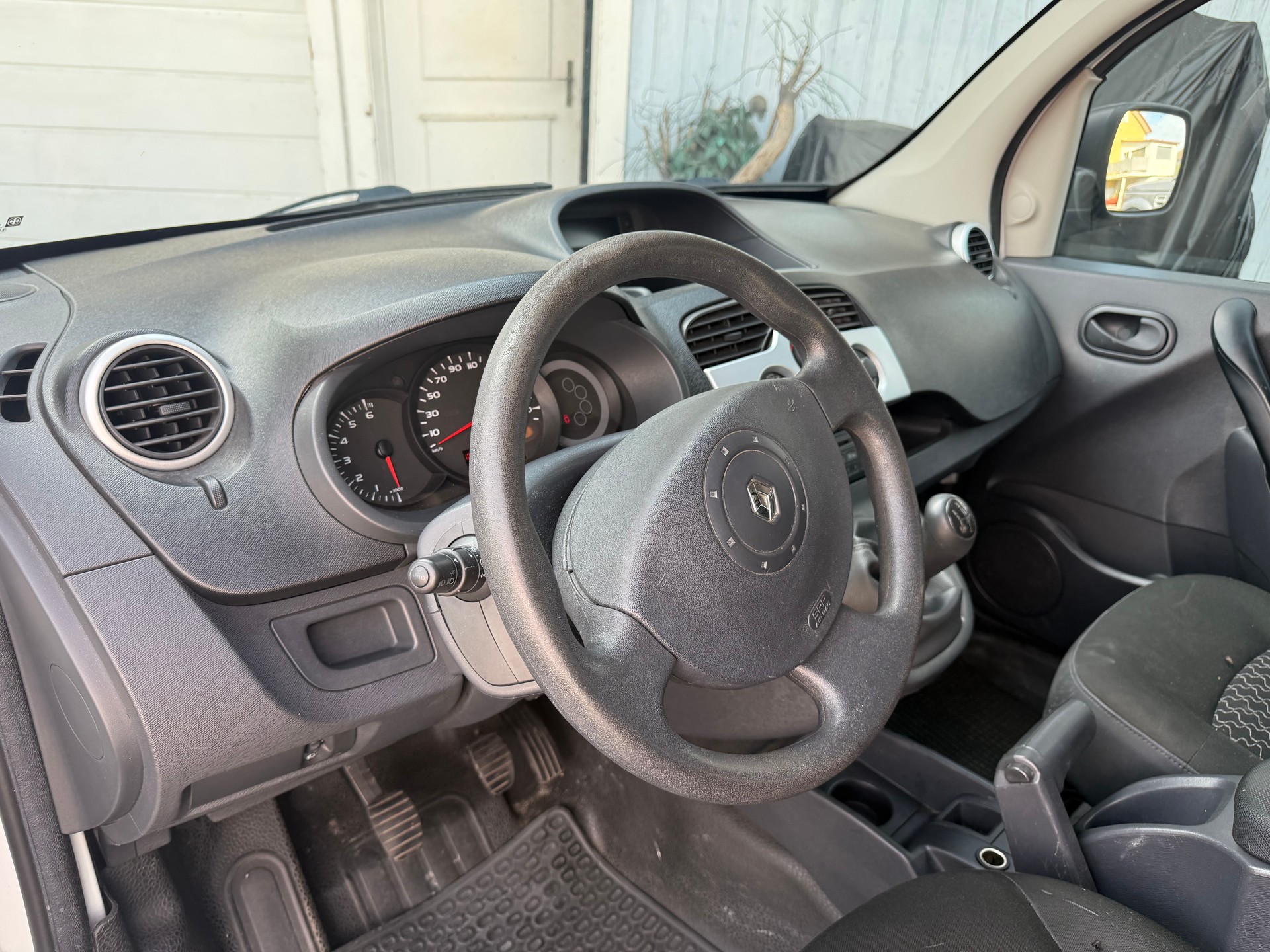 RENAULT Kangoo 1.6 105 Business-image-17