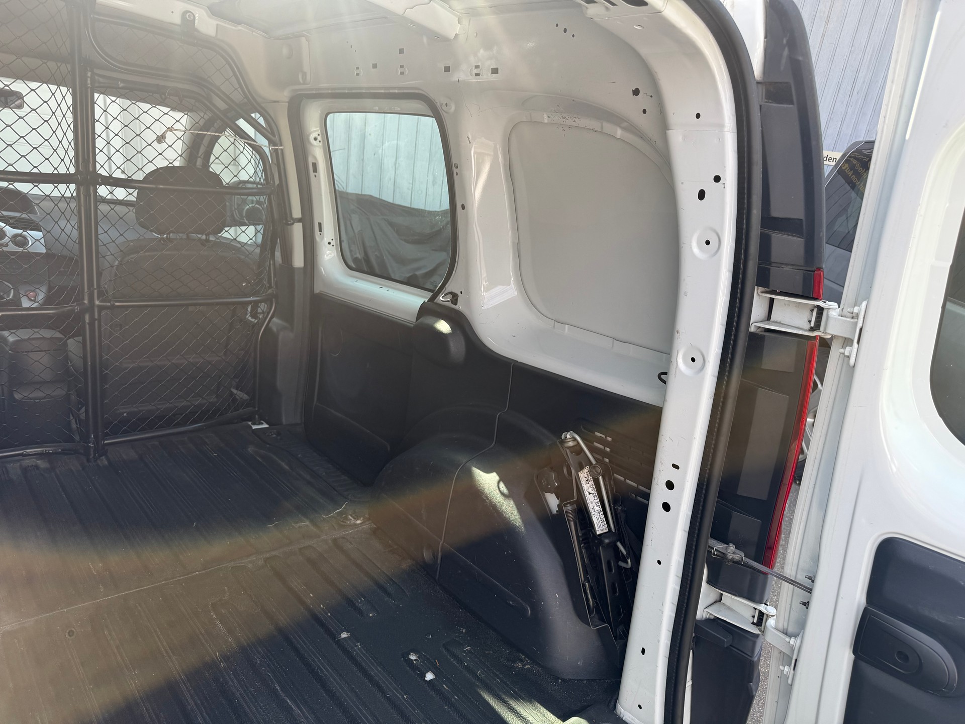 RENAULT Kangoo 1.6 105 Business-image-8