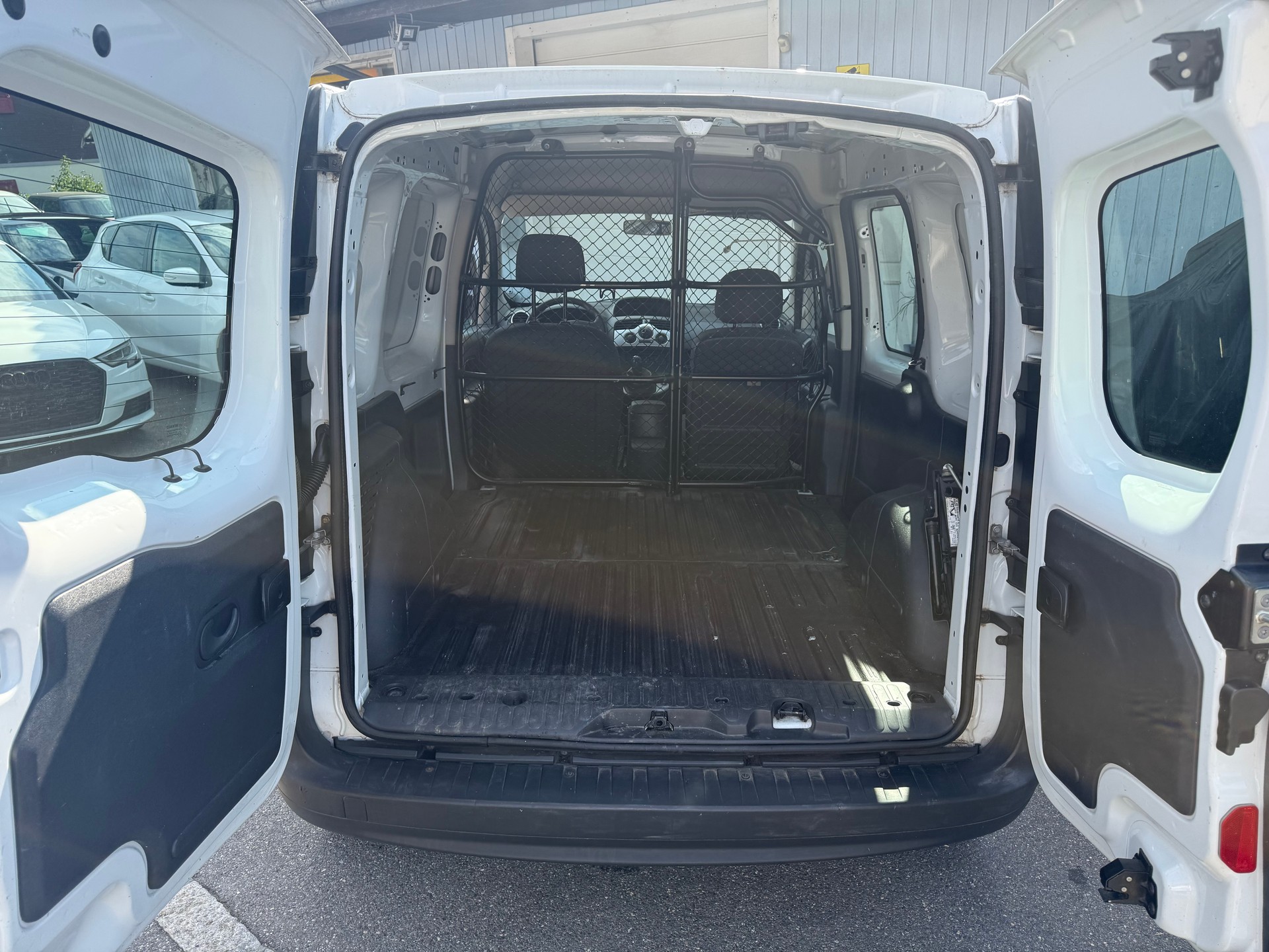 RENAULT Kangoo 1.6 105 Business-image-6