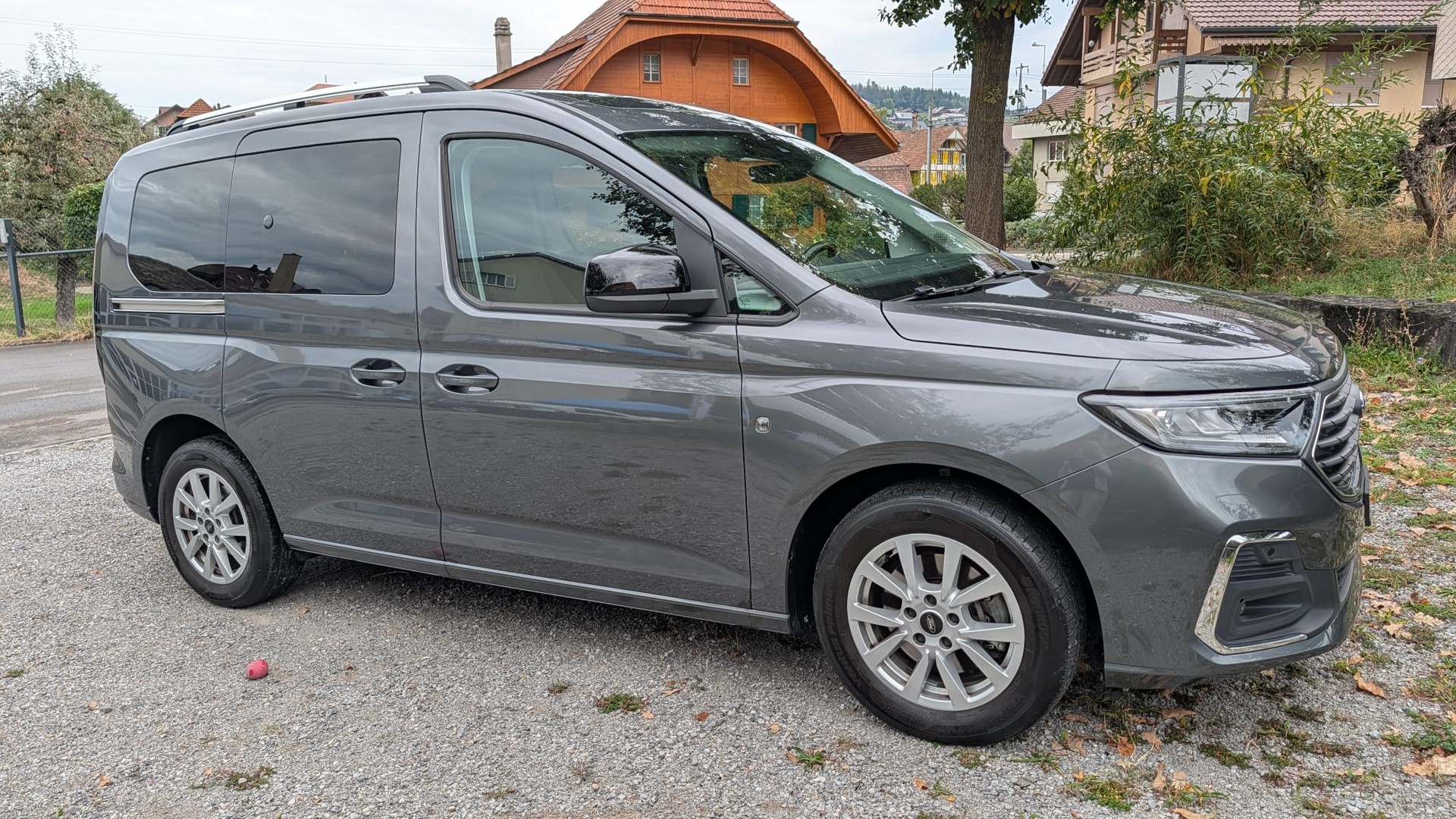 FORD Tourneo Connect 1.5 EcoBoost Titanium Automat-image-1