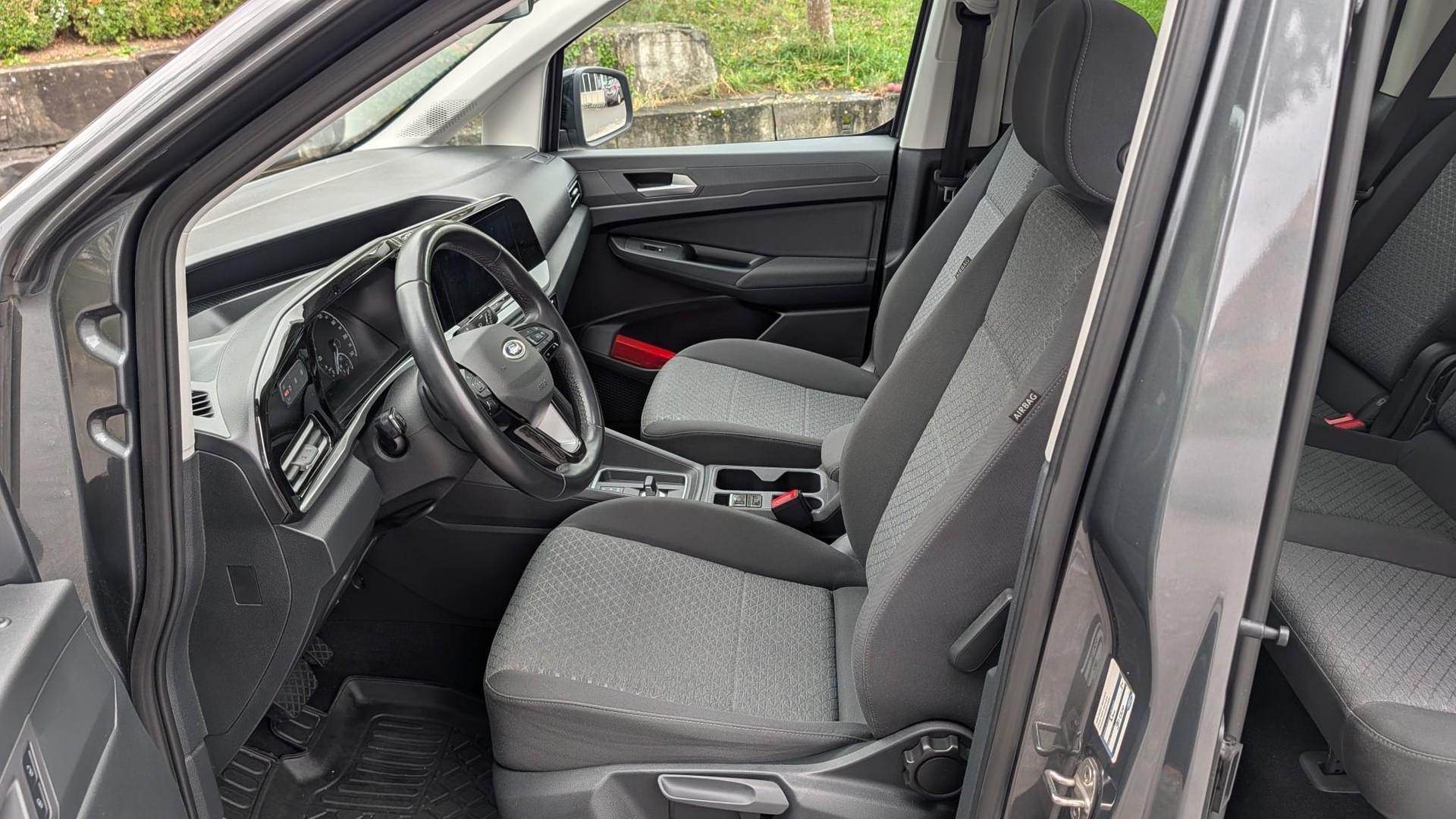 FORD Tourneo Connect 1.5 EcoBoost Titanium Automat-image-6