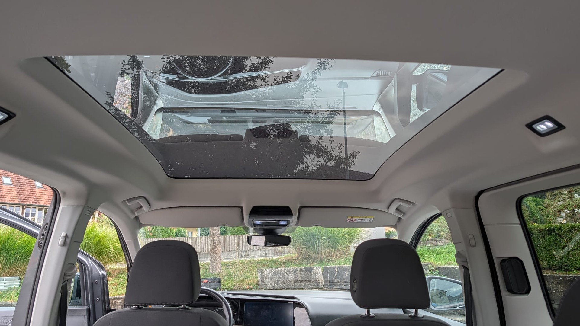 FORD Tourneo Connect 1.5 EcoBoost Titanium Automat-image-10