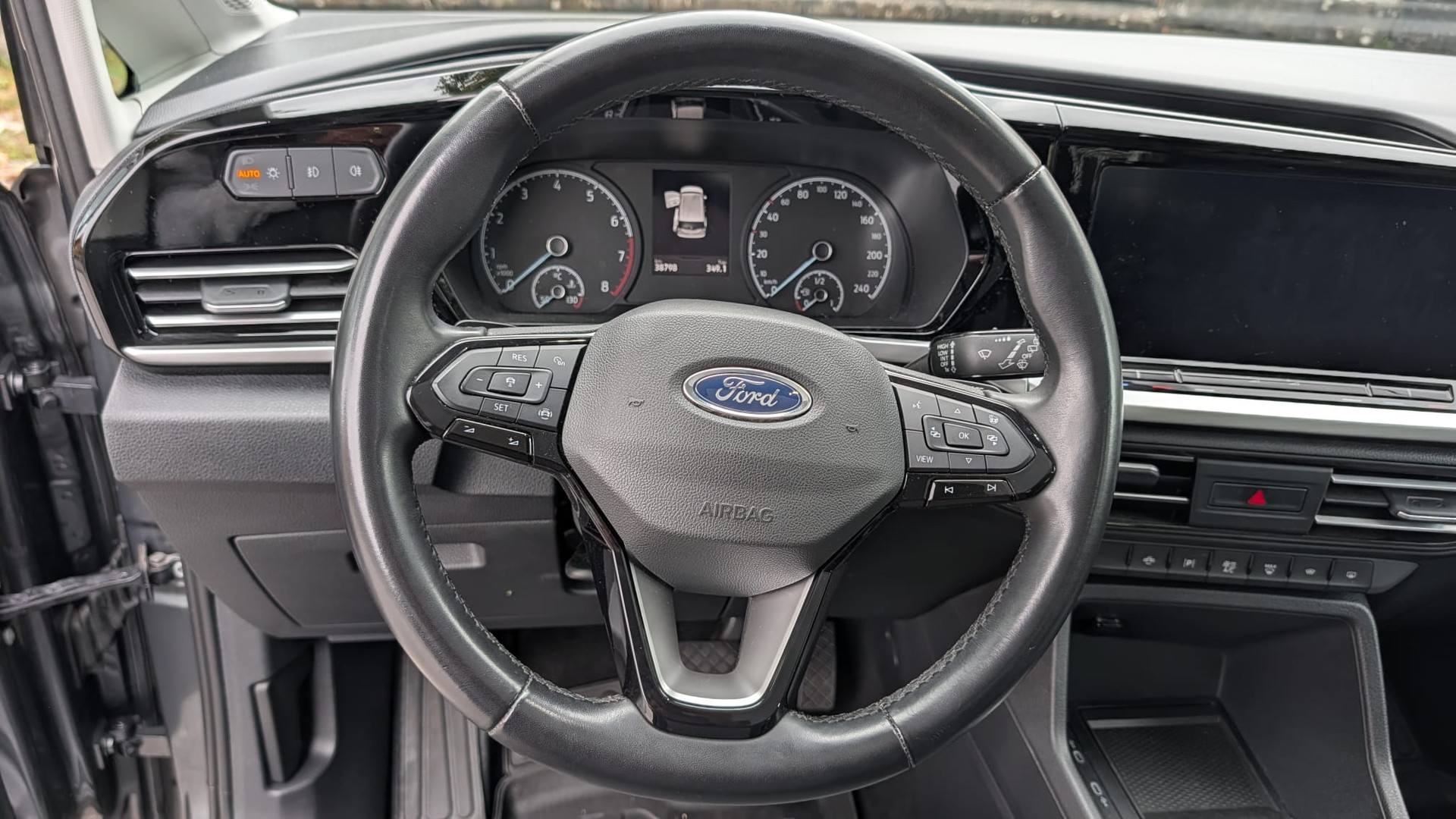 FORD Tourneo Connect 1.5 EcoBoost Titanium Automat-image-11
