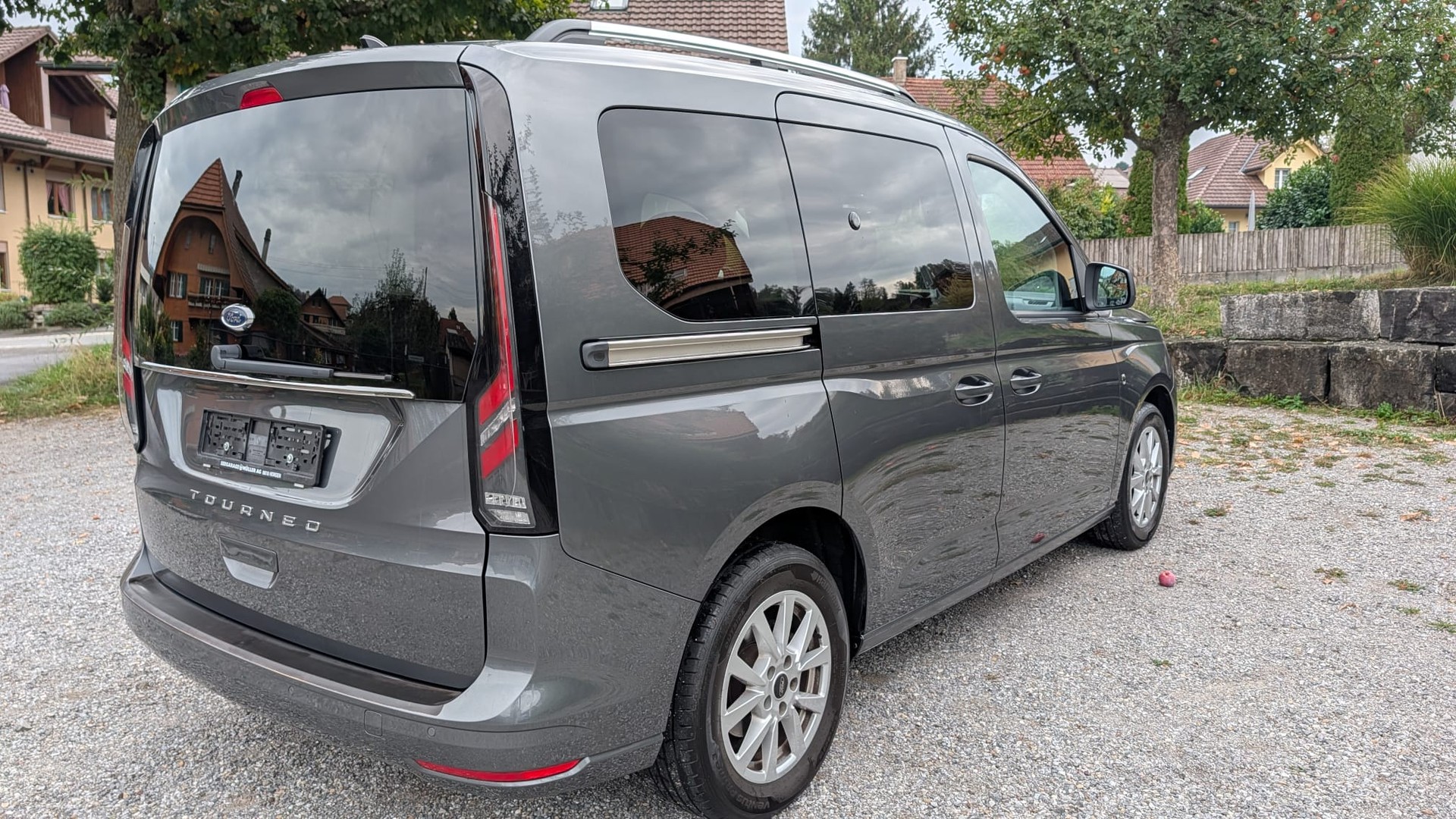 FORD Tourneo Connect 1.5 EcoBoost Titanium Automat-image-3