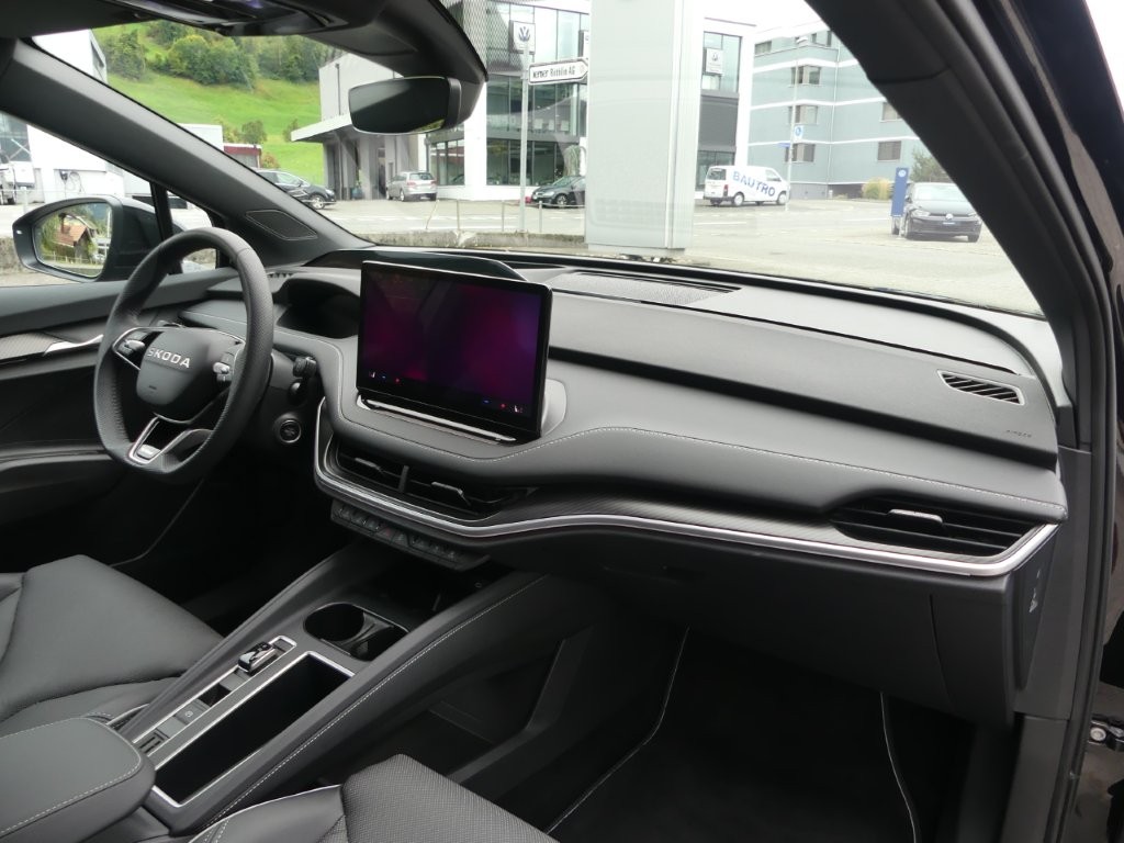 SKODA Enyaq 4x4 RS-image-8