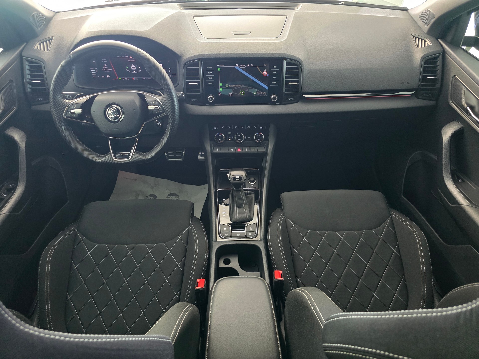 SKODA Karoq 2.0 TSI SportLine 4x4 DSG-image-15