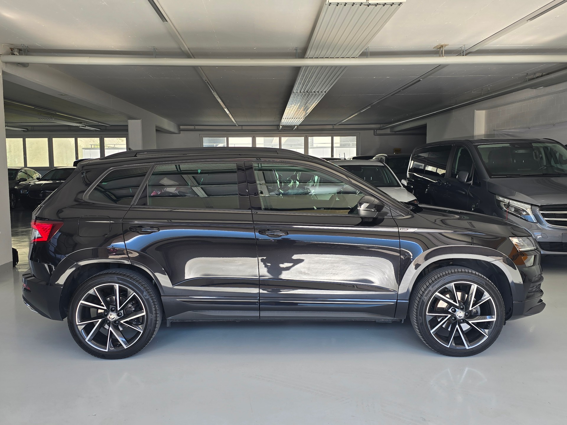 SKODA Karoq 2.0 TSI SportLine 4x4 DSG-image-2