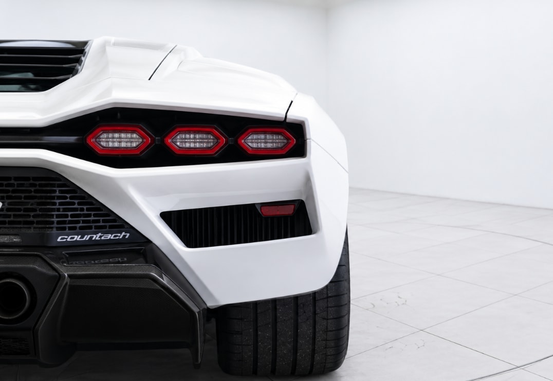 LAMBORGHINI Countach LPI 800-4-image-0