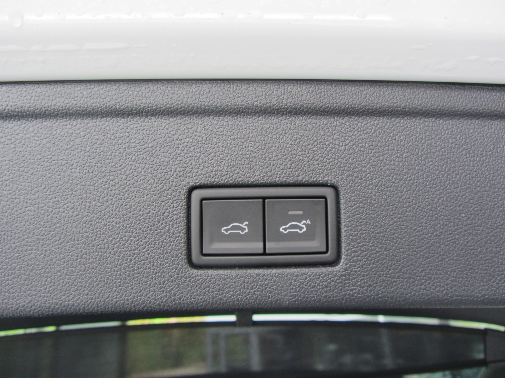 VW Touareg 3.0 TDI R-Line Tiptronic-image-11
