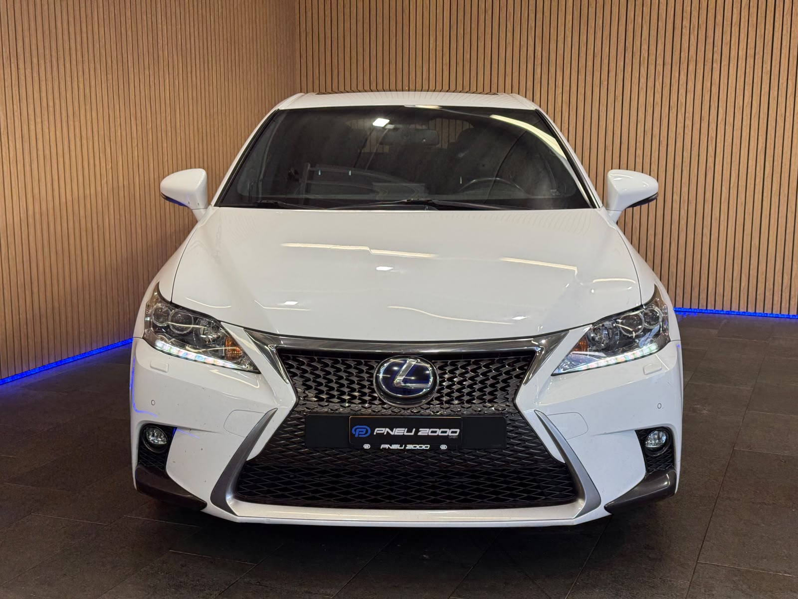 LEXUS CT 200h 1.8 excellence CVT-showroom-element-2