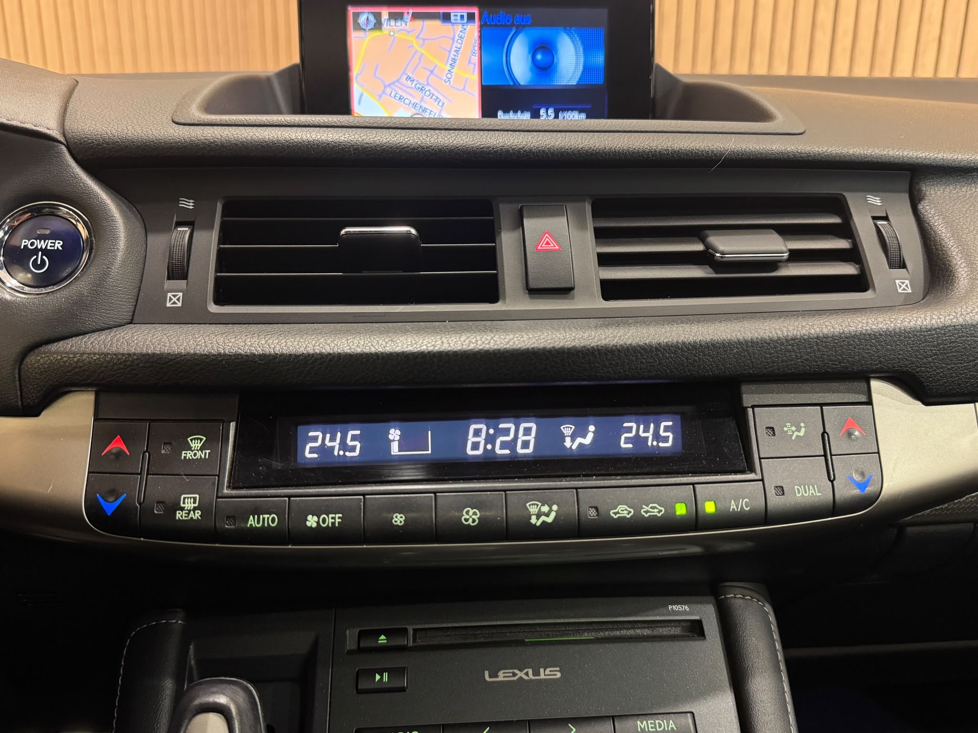 LEXUS CT 200h 1.8 excellence CVT-image-13