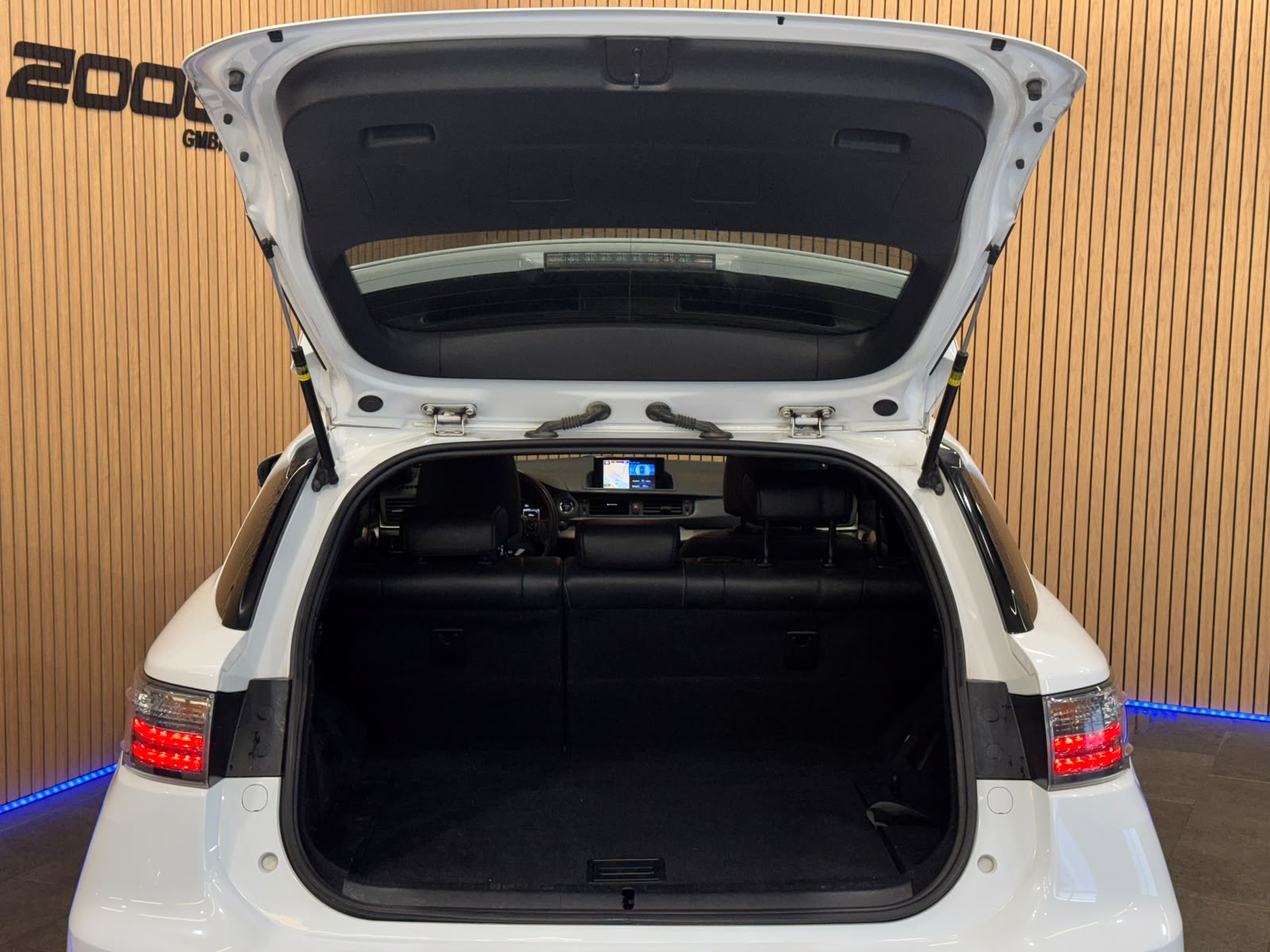 LEXUS CT 200h 1.8 excellence CVT-image-6