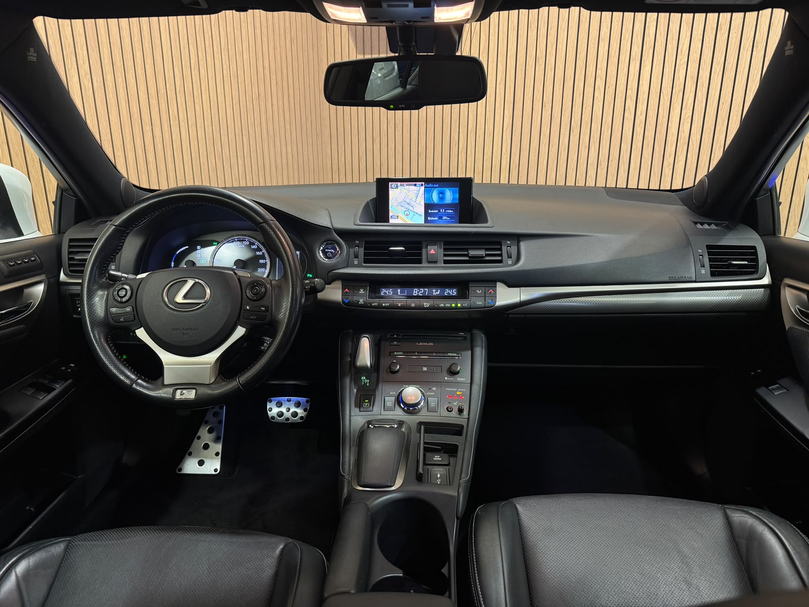 LEXUS CT 200h 1.8 excellence CVT-image-8