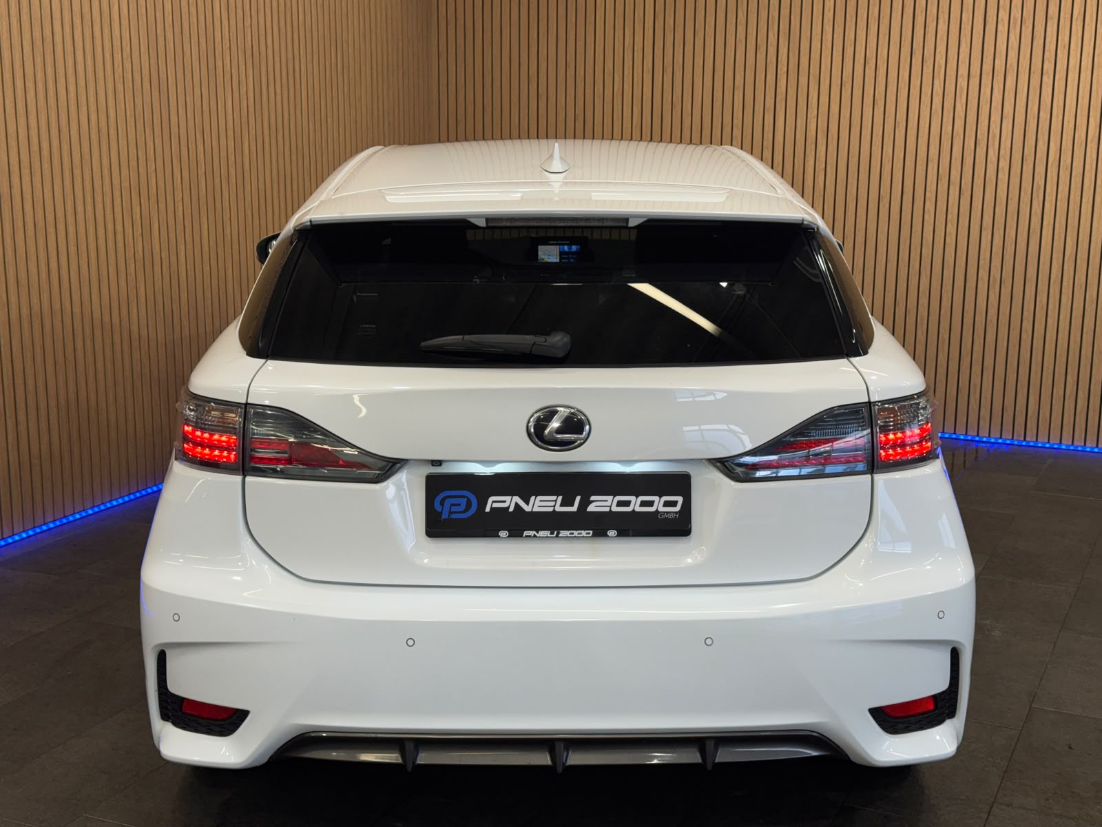 LEXUS CT 200h 1.8 excellence CVT-image-5