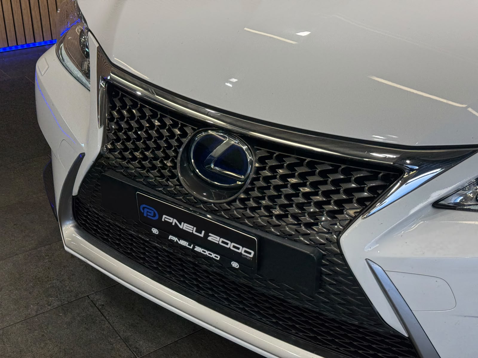 LEXUS CT 200h 1.8 excellence CVT-showroom-element-3