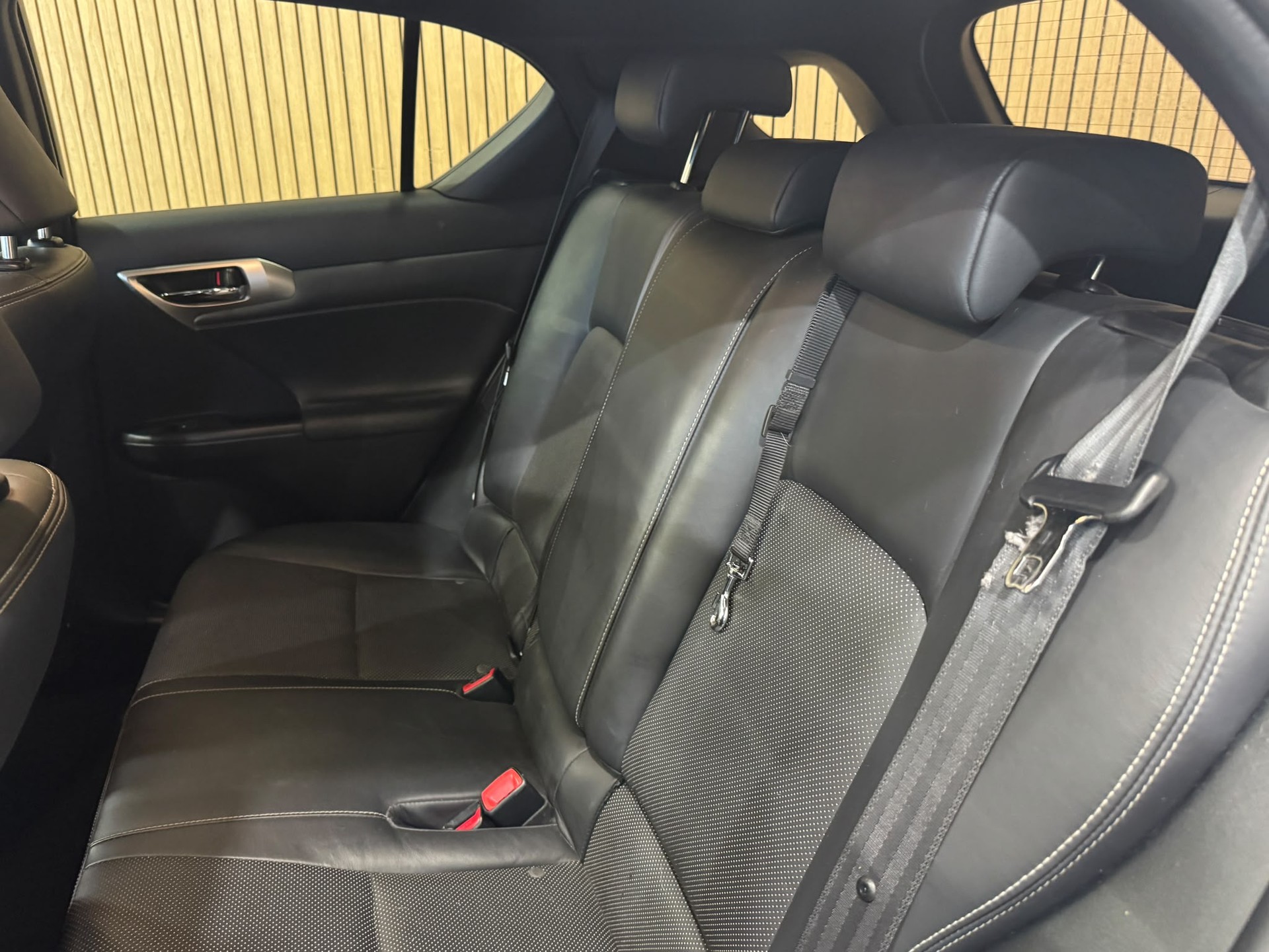 LEXUS CT 200h 1.8 excellence CVT-image-19