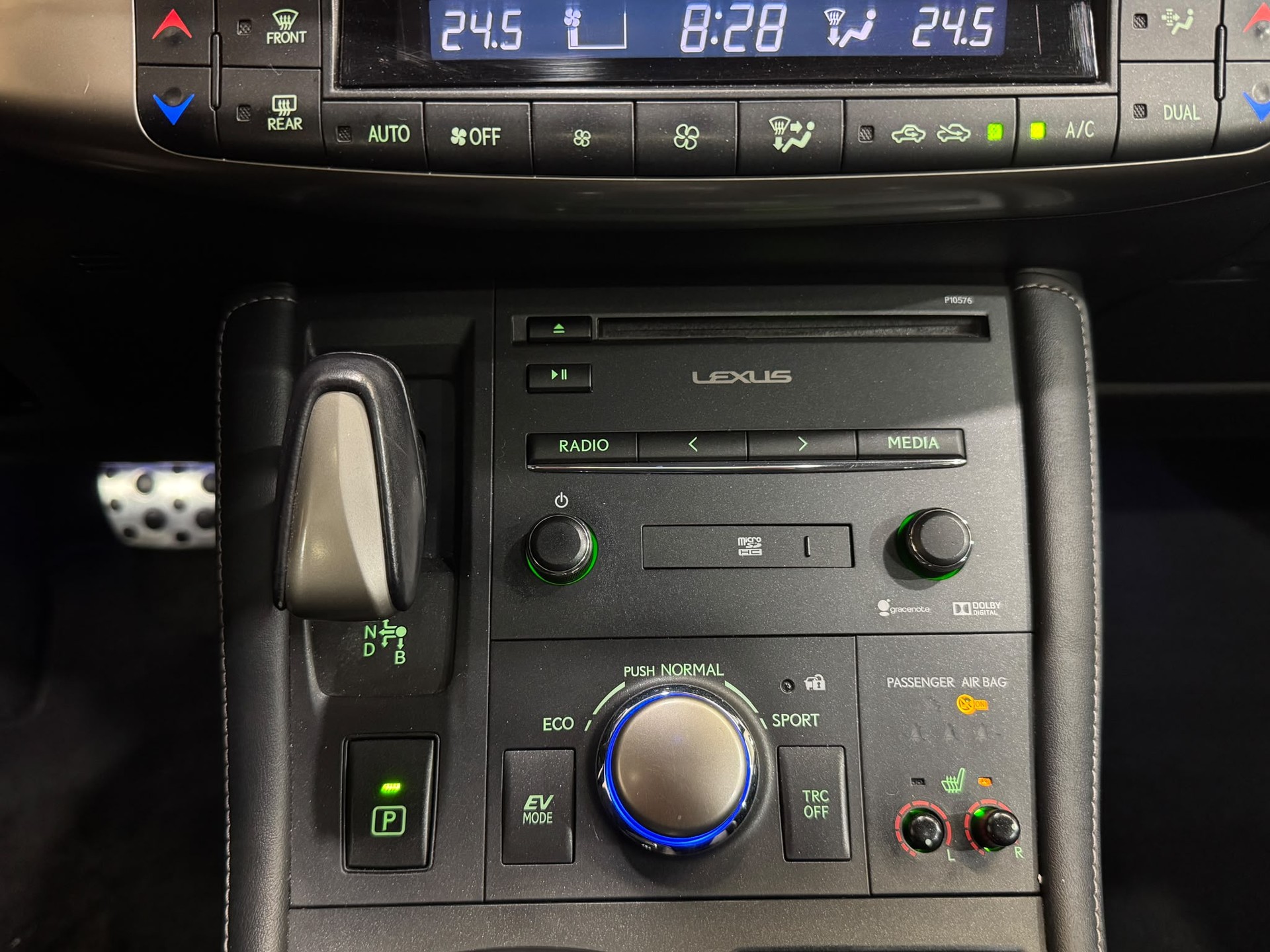 LEXUS CT 200h 1.8 excellence CVT-image-12