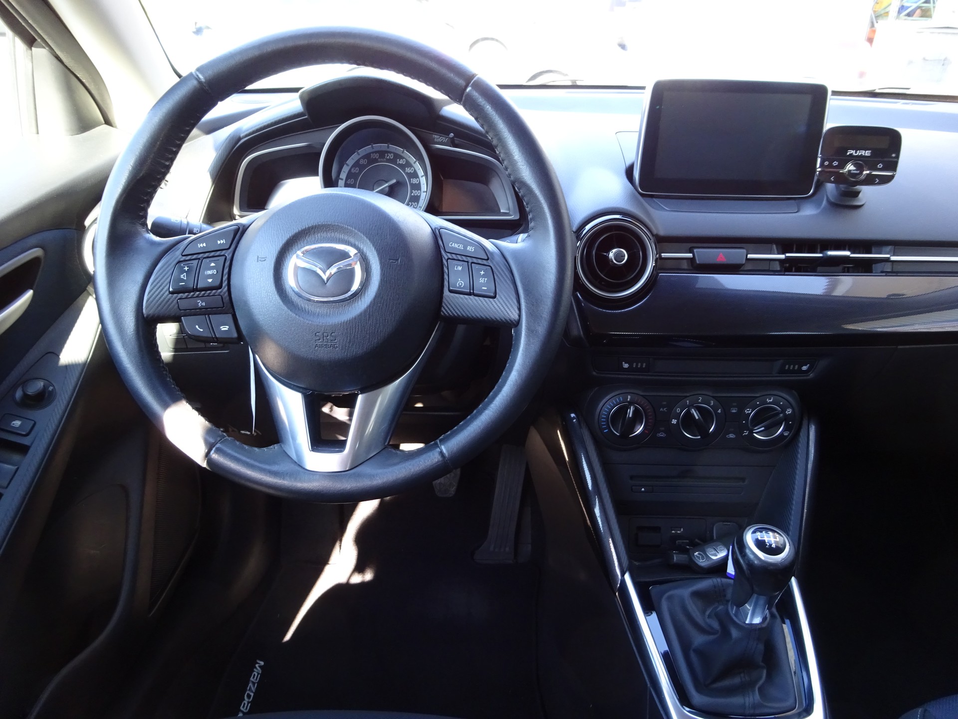 MAZDA 2 1.5i 16V Skyactiv-G Ambition-image-11
