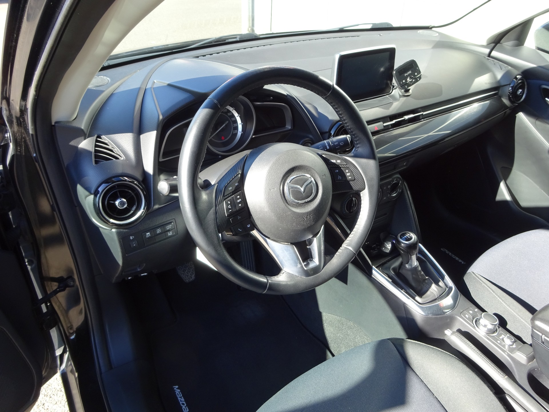 MAZDA 2 1.5i 16V Skyactiv-G Ambition-image-7