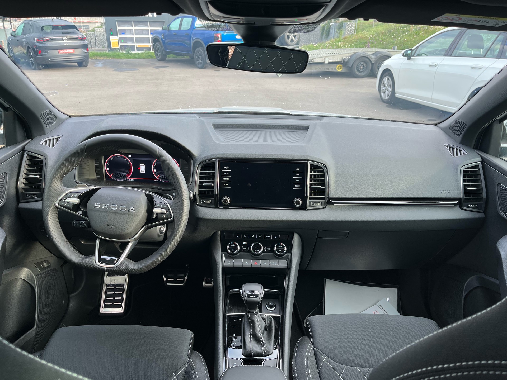 SKODA Karoq 2.0 TSI SportLine 4x4 DSG-image-6