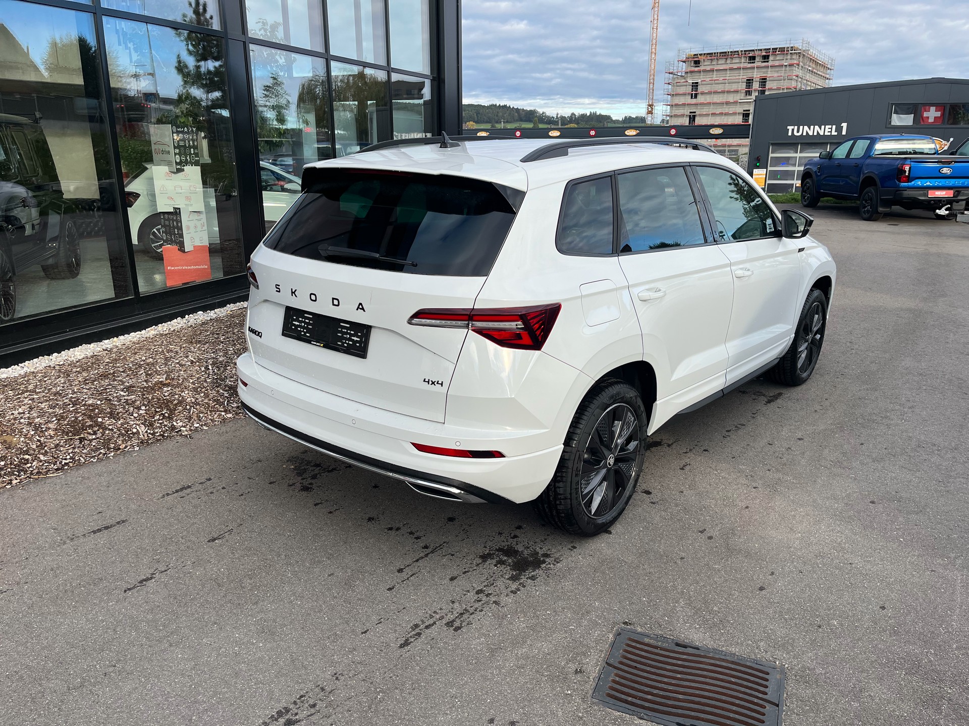 SKODA Karoq 2.0 TSI SportLine 4x4 DSG-image-2