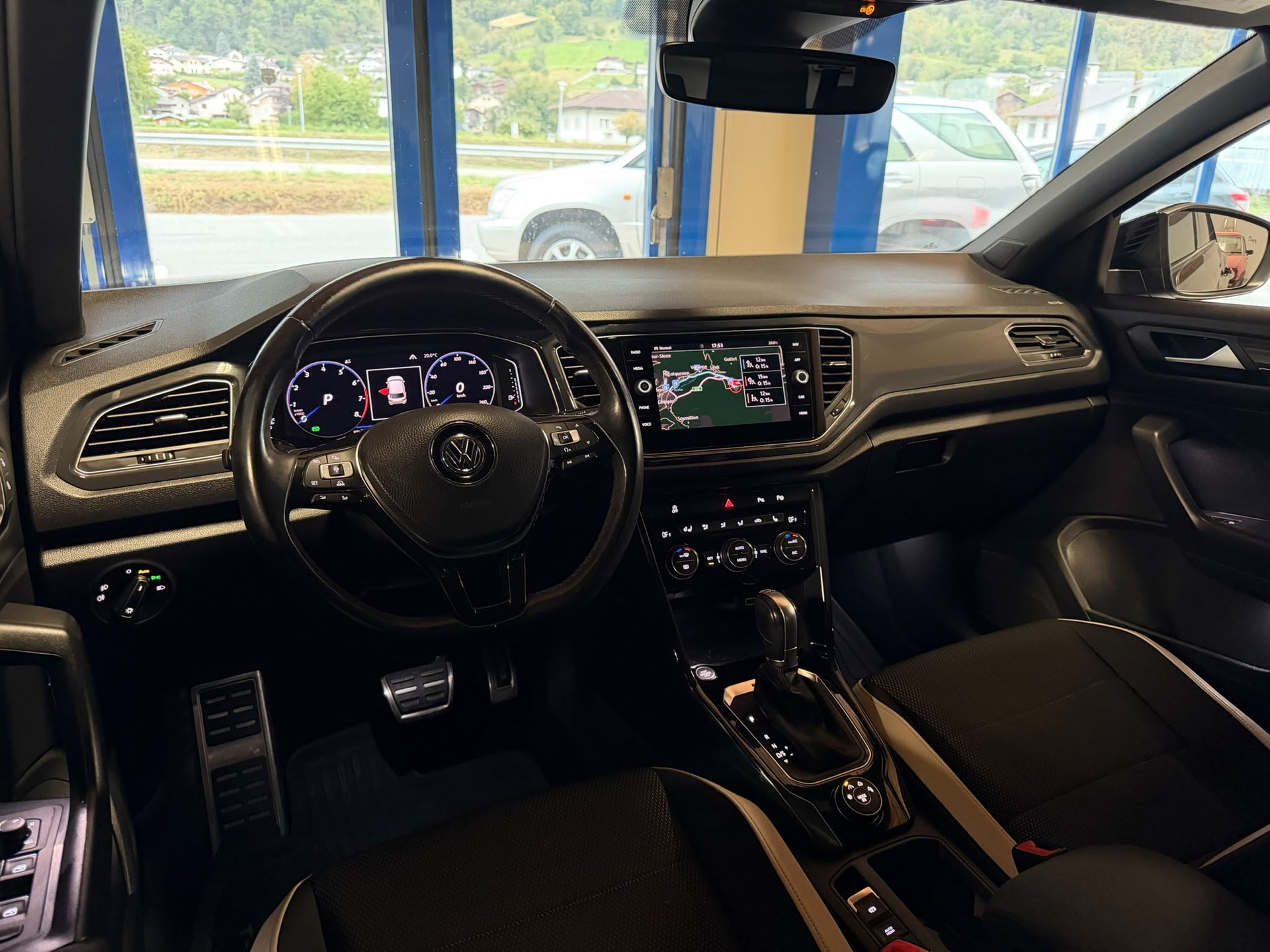 VW T-Roc 2.0 TSI Sport DSG 4Motion-image-16