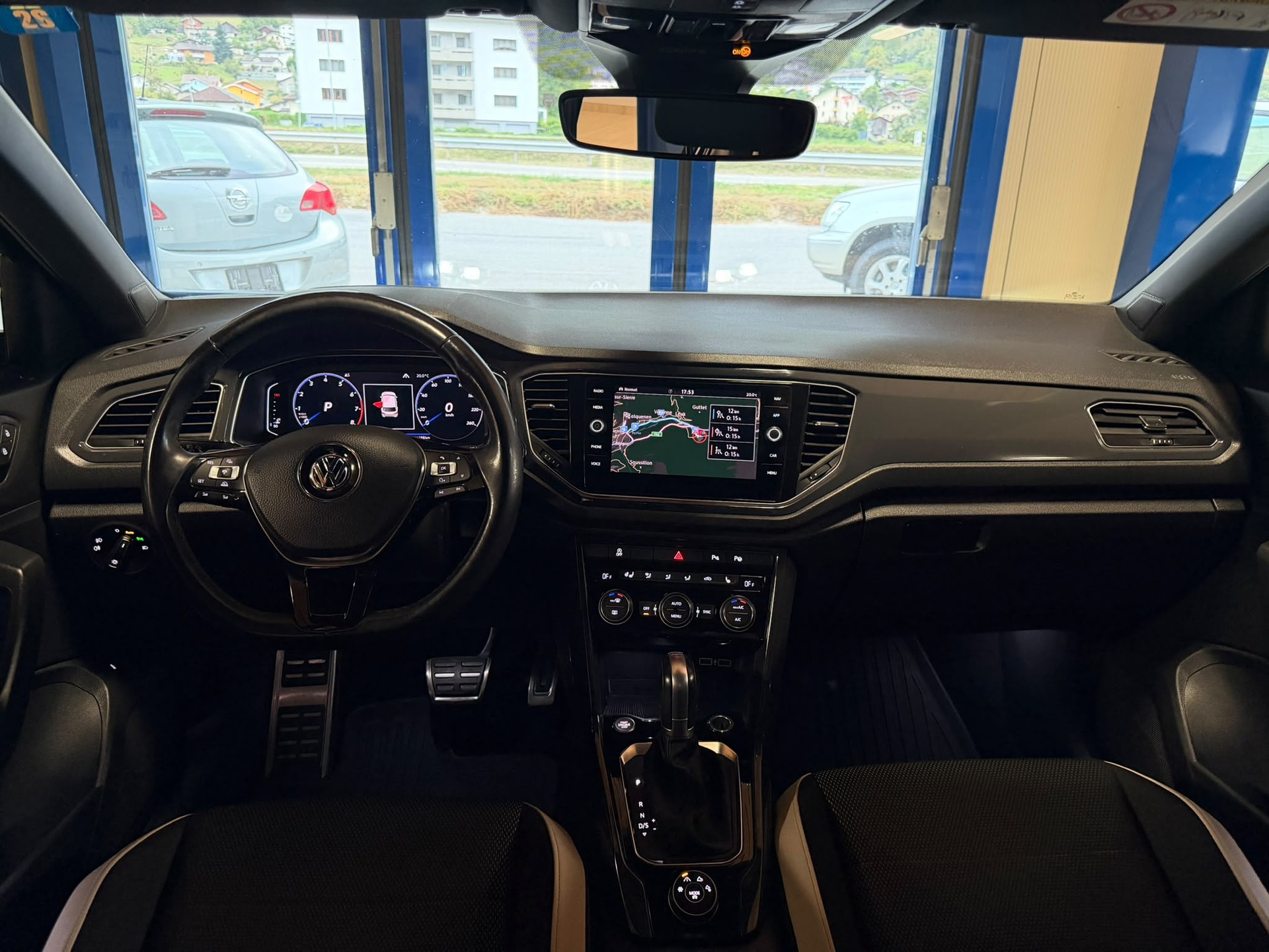 VW T-Roc 2.0 TSI Sport DSG 4Motion-image-15