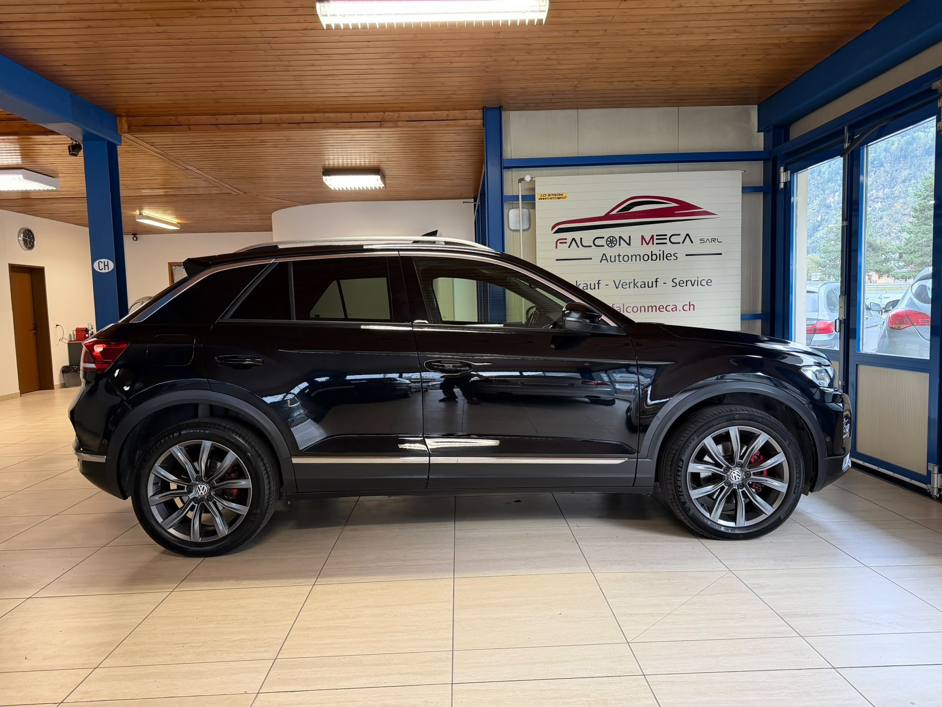 VW T-Roc 2.0 TSI Sport DSG 4Motion-image-2