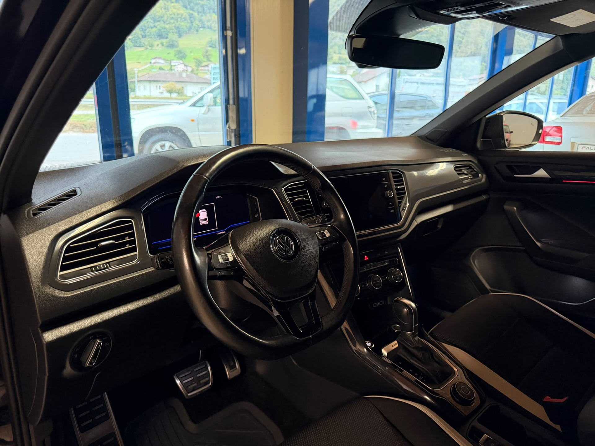 VW T-Roc 2.0 TSI Sport DSG 4Motion-image-14