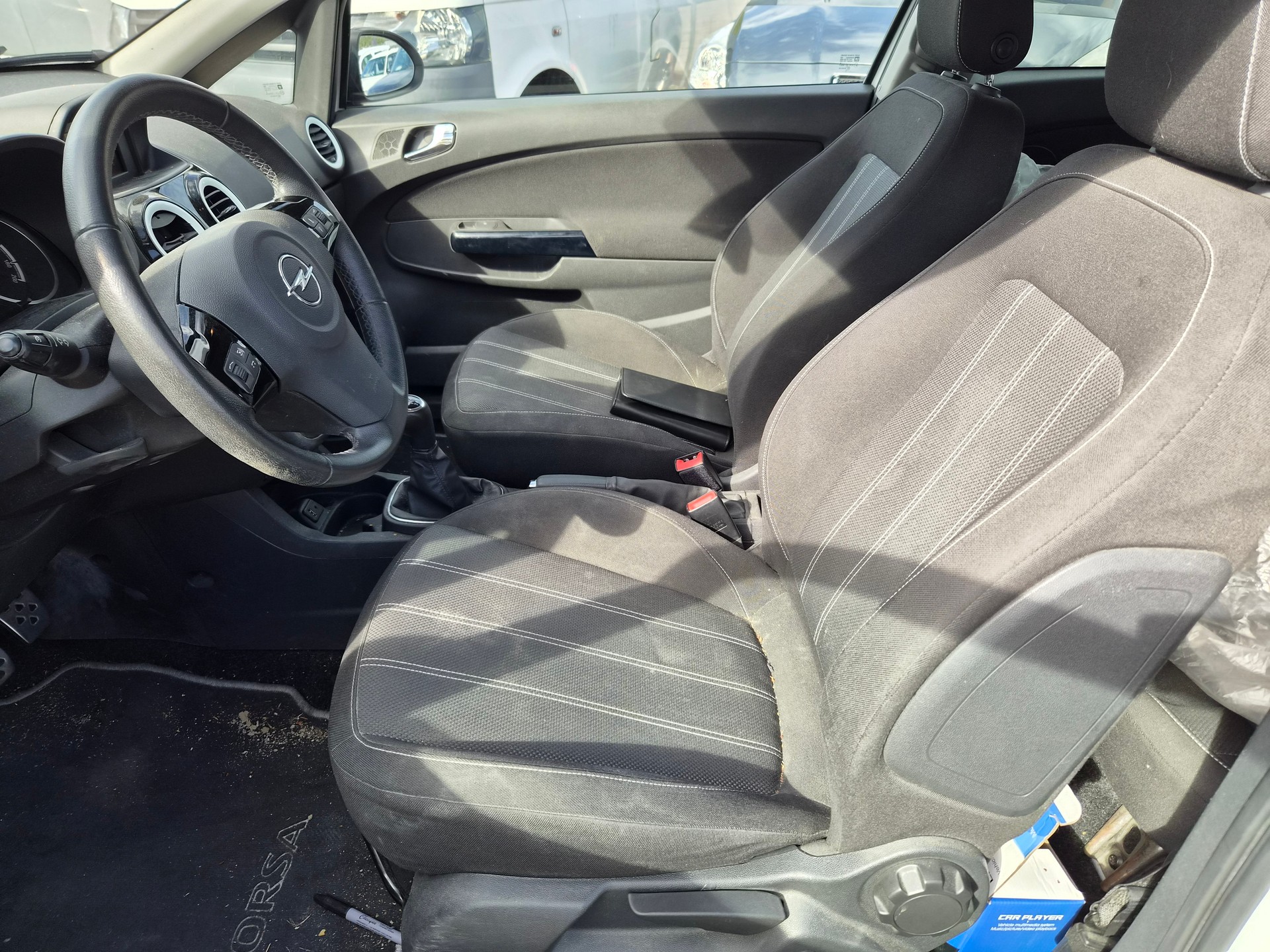 OPEL Corsa 1.4 Turbo Color Edition-image-8