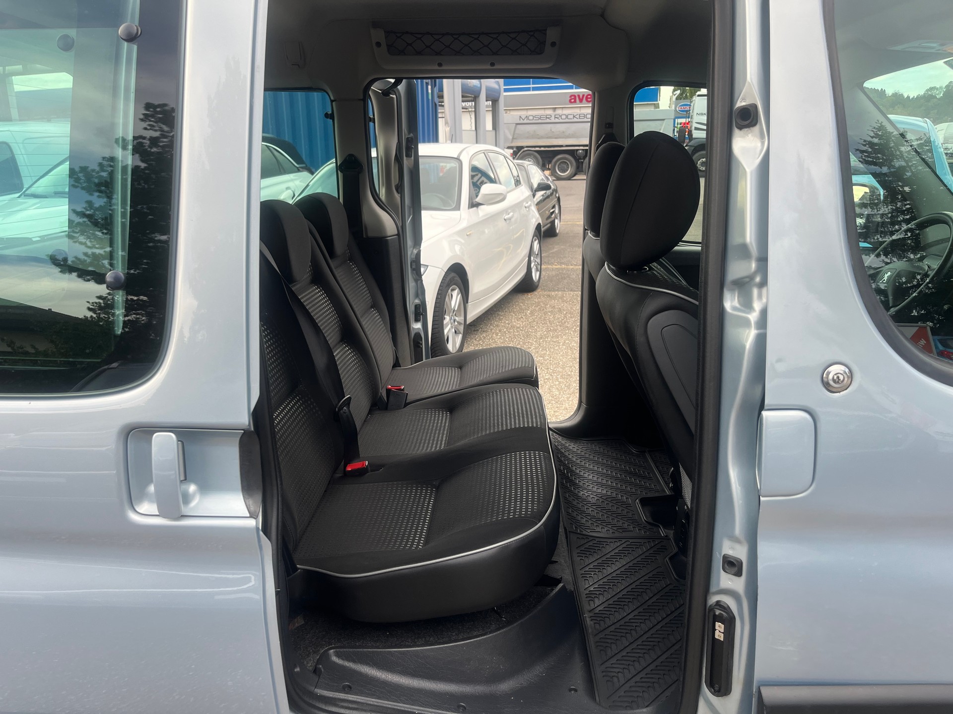 PEUGEOT Partner 1.4 XT-image-11