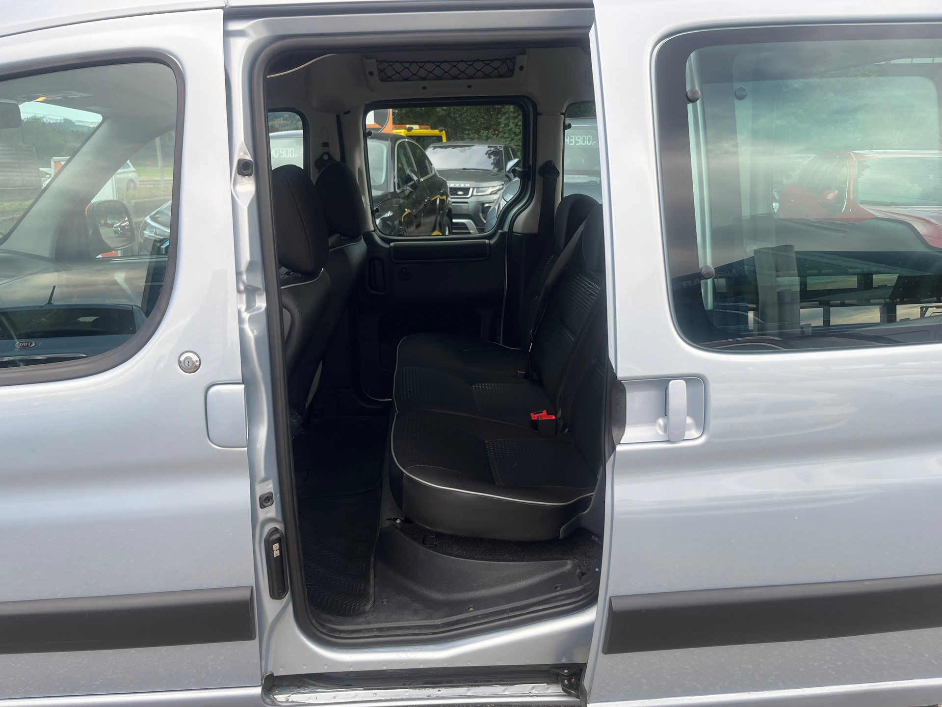 PEUGEOT Partner 1.4 XT-image-12