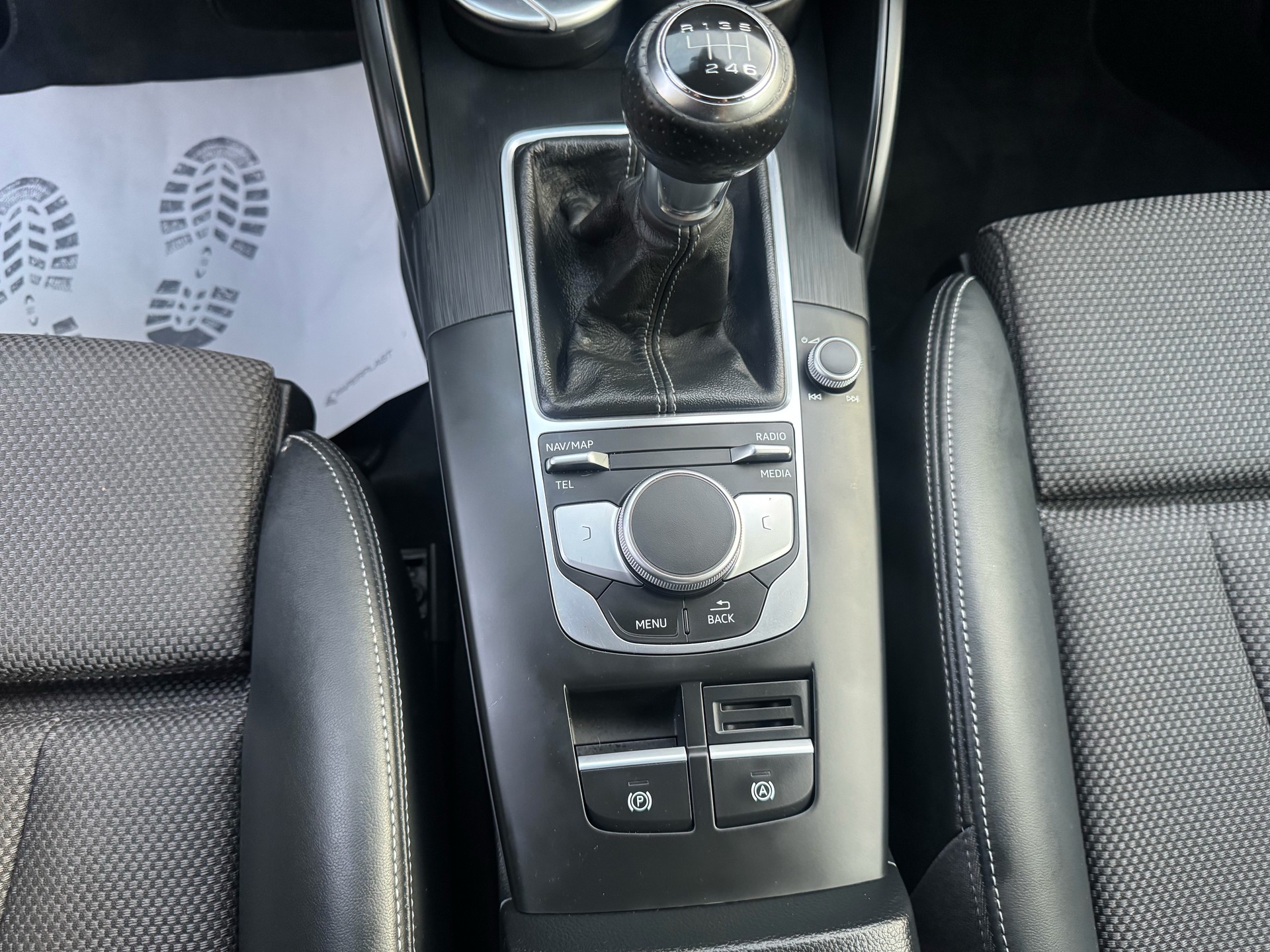 AUDI A3 Sportback S-LINE 35 TFSI Sport-image-21