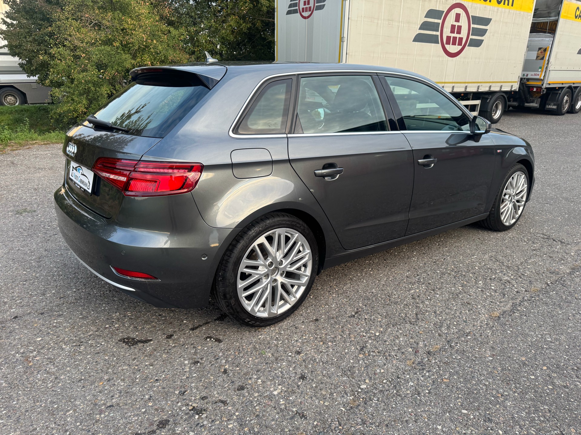 AUDI A3 Sportback S-LINE 35 TFSI Sport-image-5