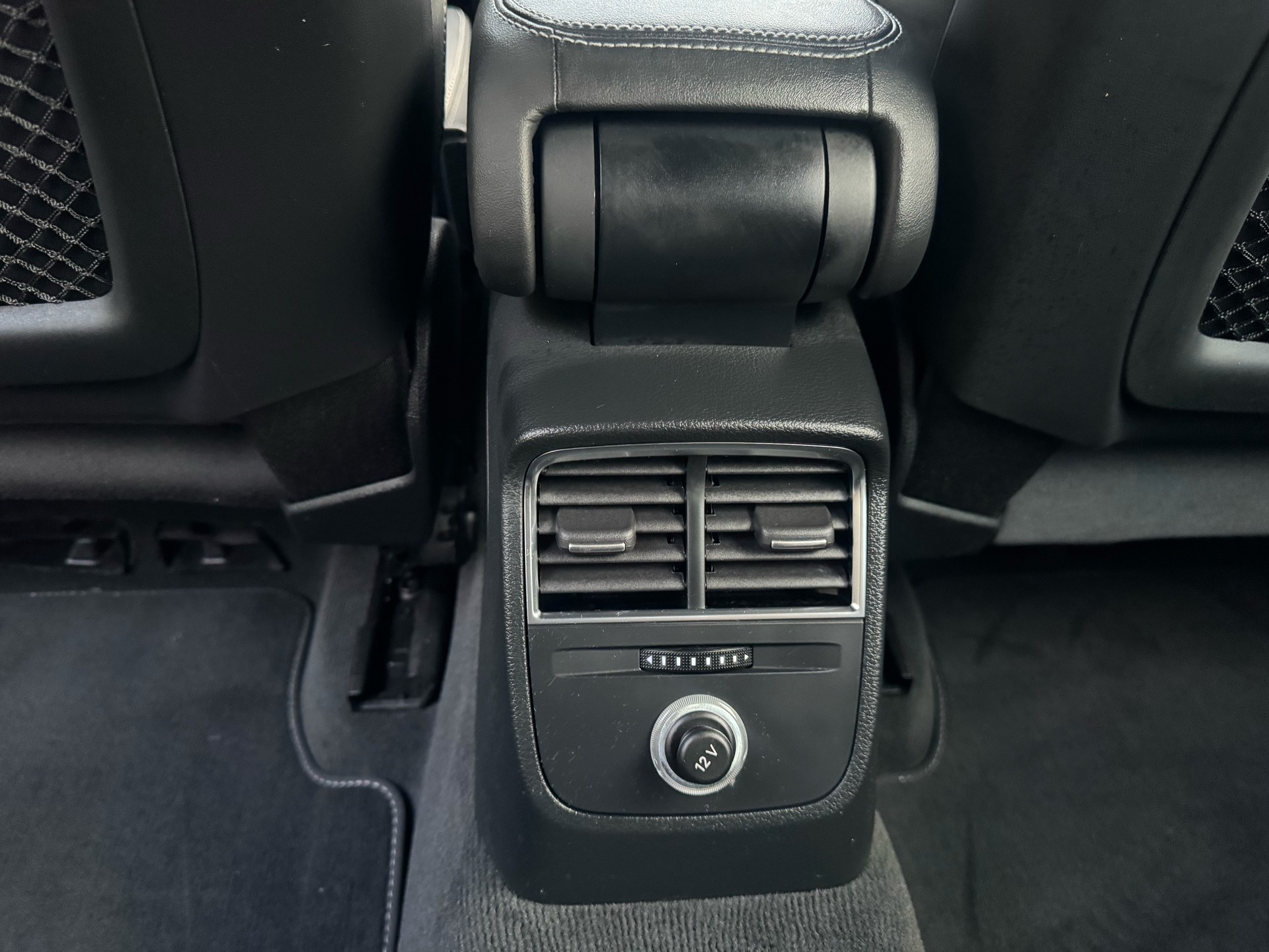 AUDI A3 Sportback S-LINE 35 TFSI Sport-image-16
