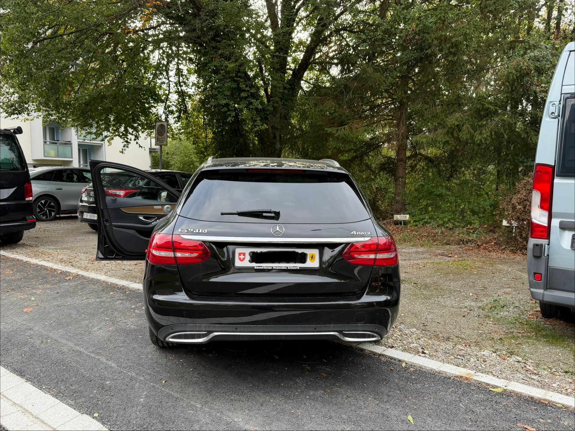 MERCEDES-BENZ C 250 d 4matic-image-2
