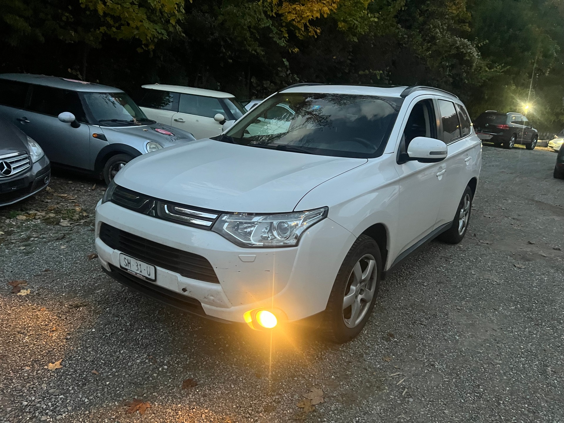MITSUBISHI Outlander 2.2 DID Navigator Safety 4WD Automatic-image-2