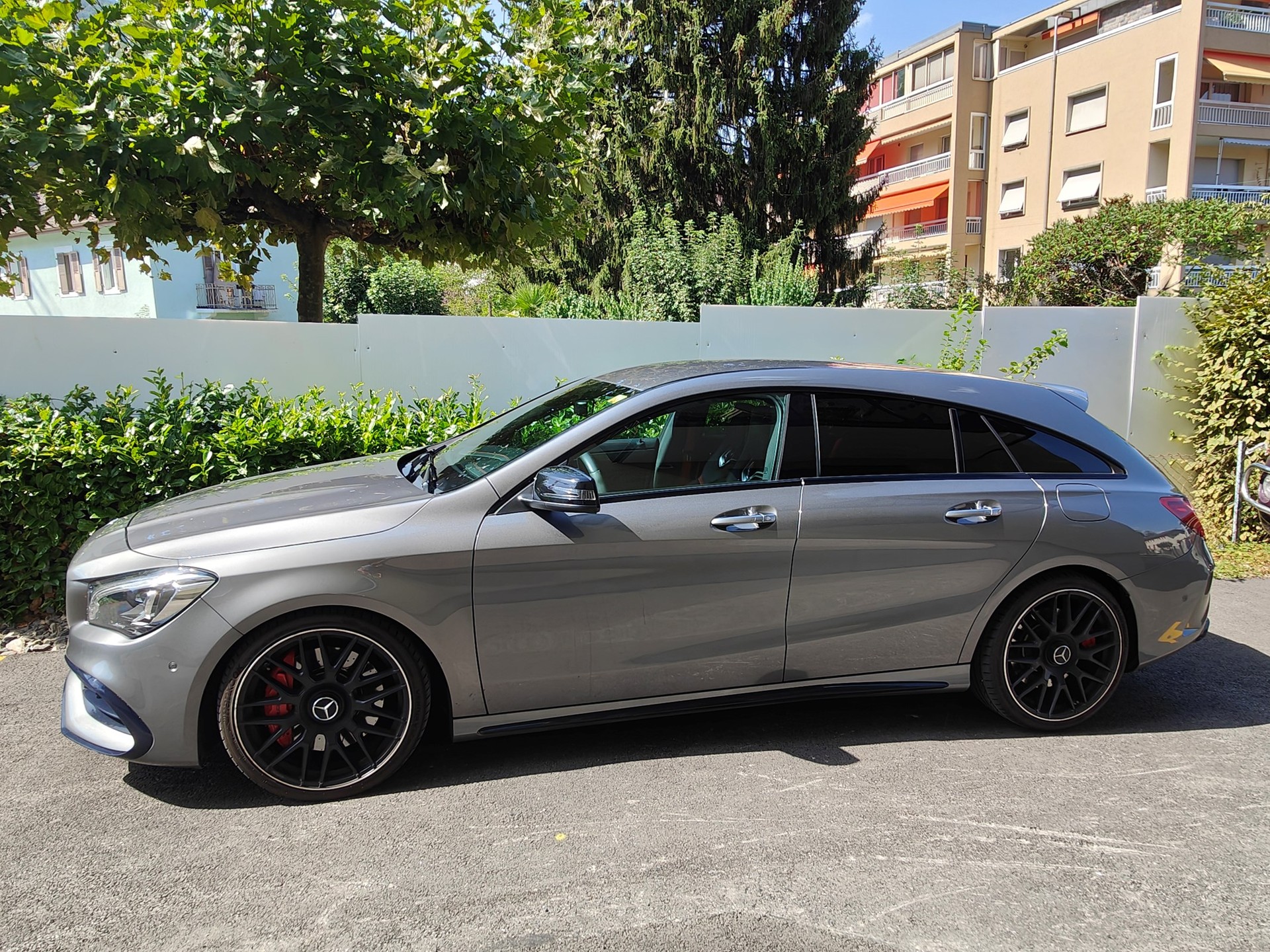 MERCEDES-BENZ CLA Shooting Brake 45 AMG 4Matic Speedshift-image-4