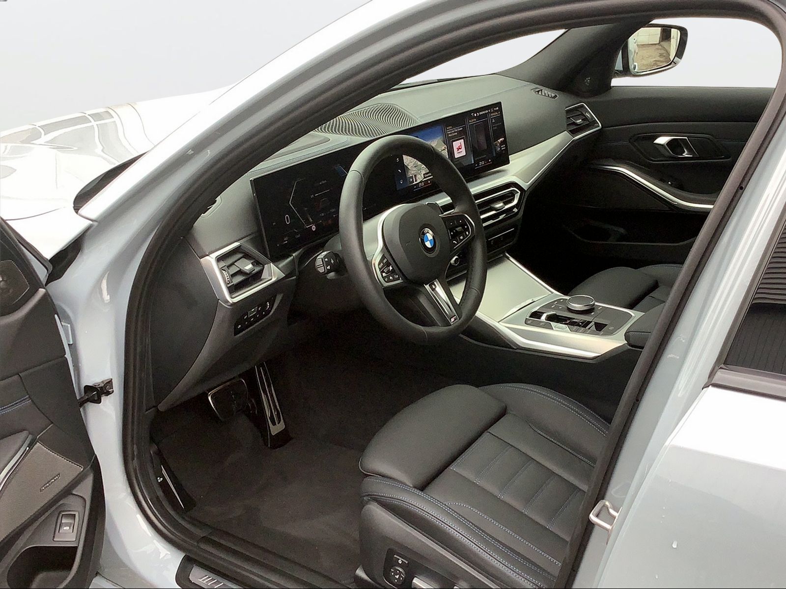 BMW 320d xDr 48V Tour M Sport-image-9