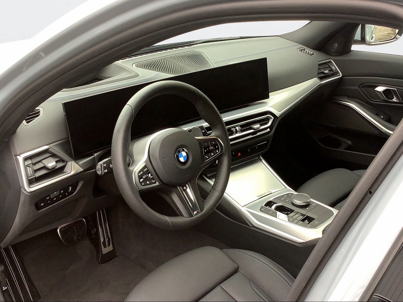 BMW 320d xDr 48V Tour M Sport-image-10